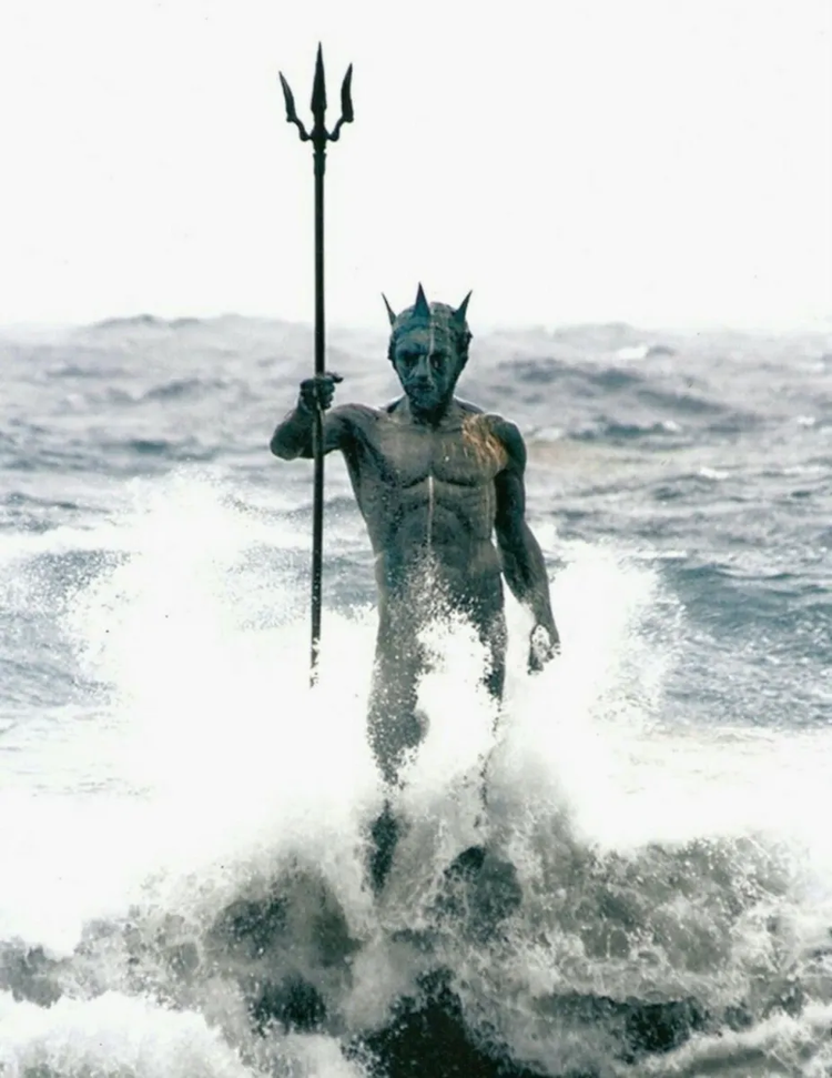 The Statue of Poseidon, Which Appears or Disappears Depending on the ...