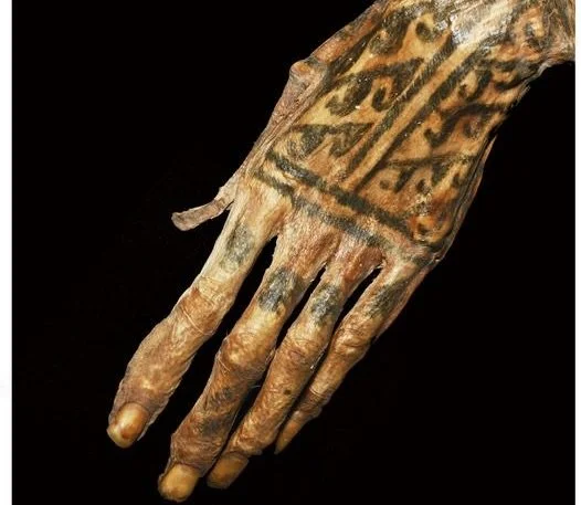 mummyhand2.jpeg