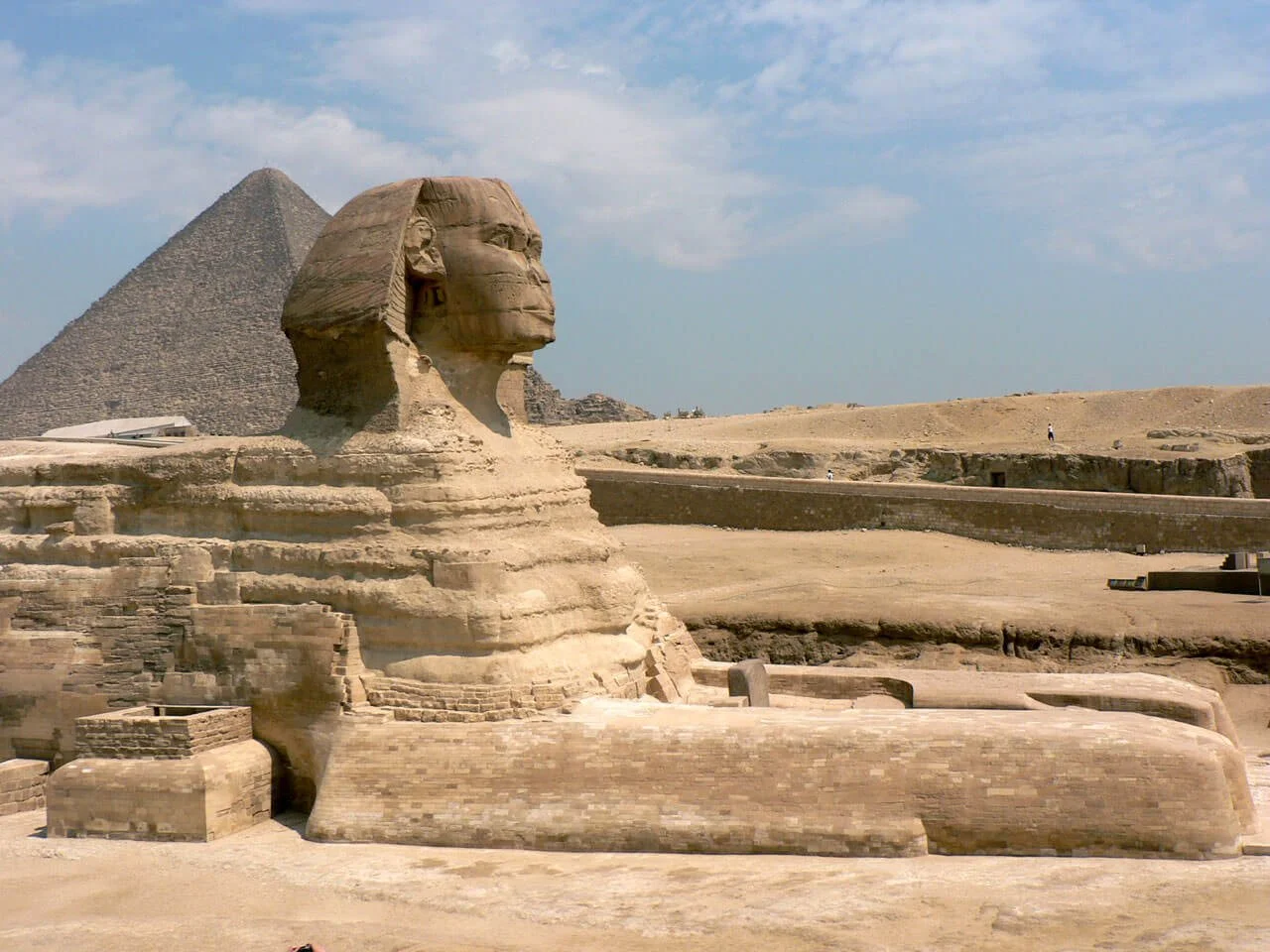 Was Pharaoh Khafre the builder of the Sphinx?