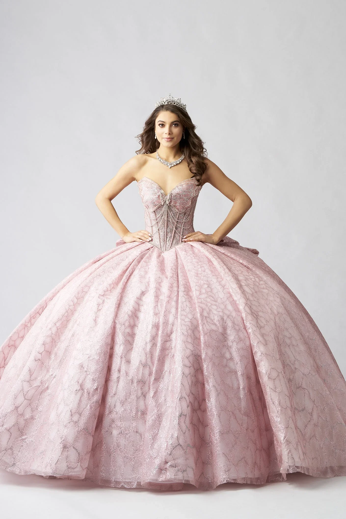 Q1060-Blush-01_b4529636-81a5-47e1-b53e-6e15b2295d5b.webp