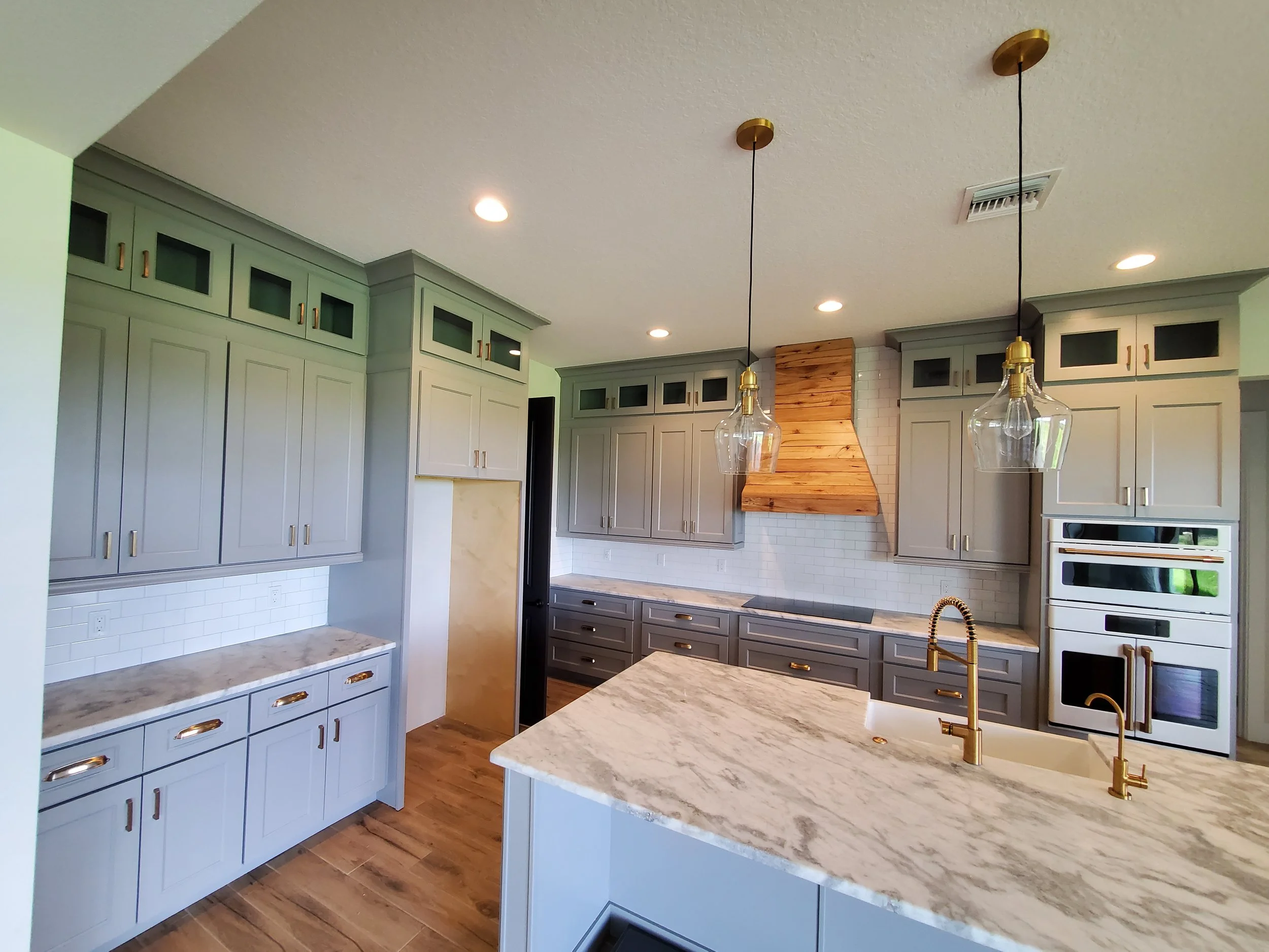 Transitional Kitchen Kitchen Remodel by DCI - Dlouhy Construction, Inc. project photo