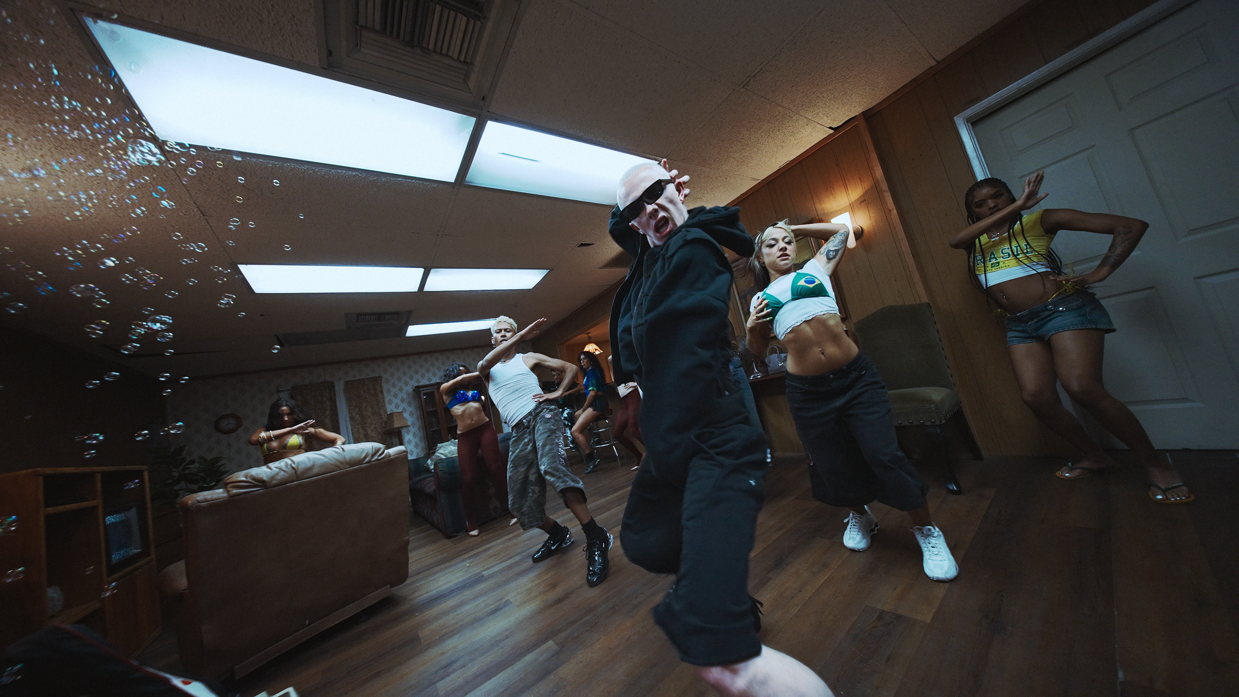 Izzy L. - FOB_Website HQ Stills-27.png