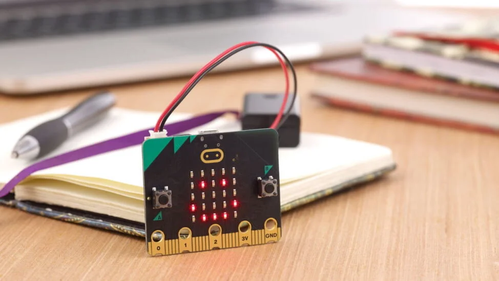 Robotika programazio hastapenak: MicroBit / Iniciación programación y robótica: MicroBit
