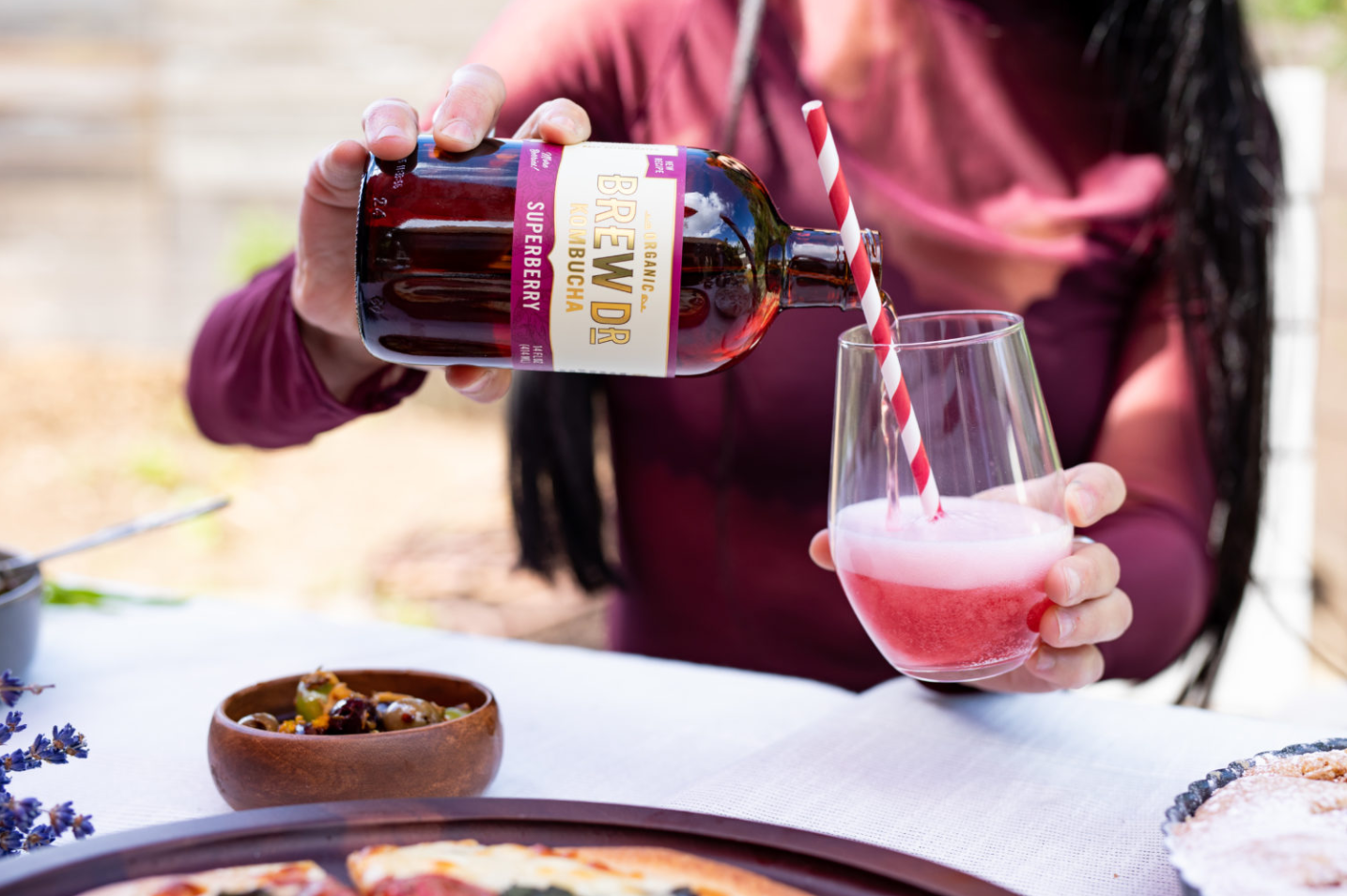 THE ULTIMATE GUIDE TO KOMBUCHA