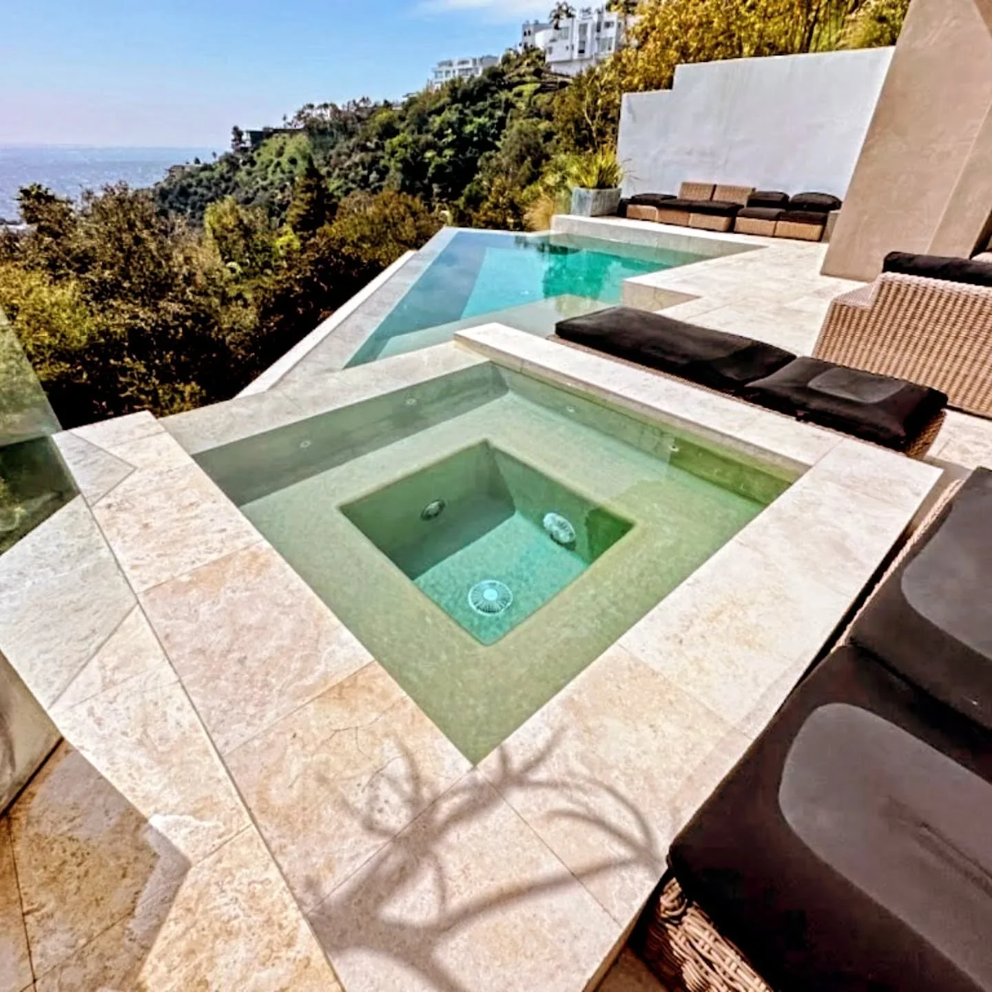 Back to hanging with squares after the weekend to balance water levels in the hills and valleys to #justsavewater💧