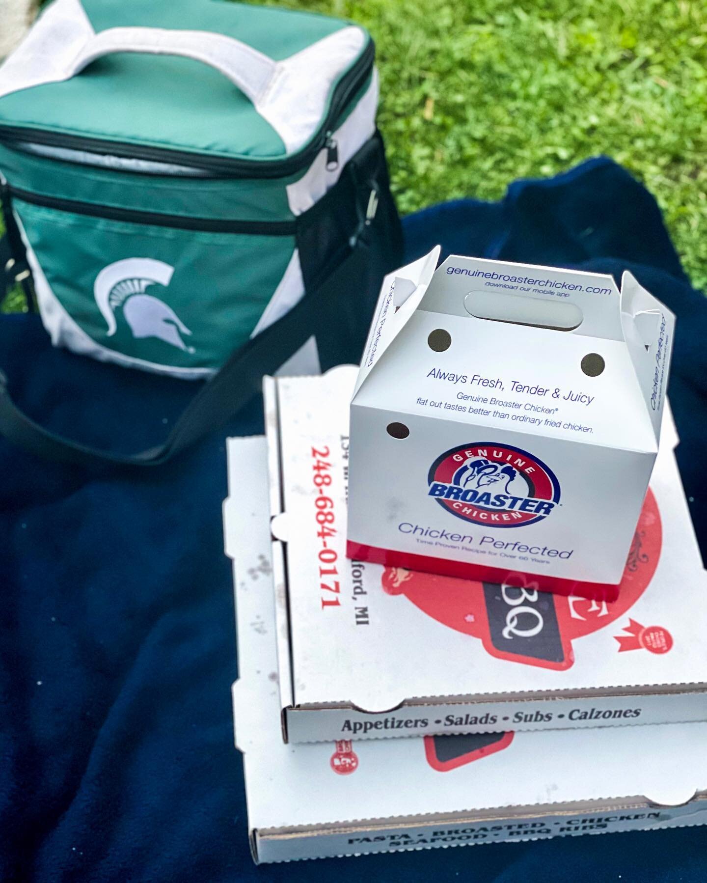 LABOR DAY is just around the corner! What are your plans?! ☀️ Summer is coming to a close but our next favorite season is upon us&hellip;.hint hint? 😜🏈

#labordayweekend #summervibes #backtoschool #footballseasonishere #collegefootball #michigansta