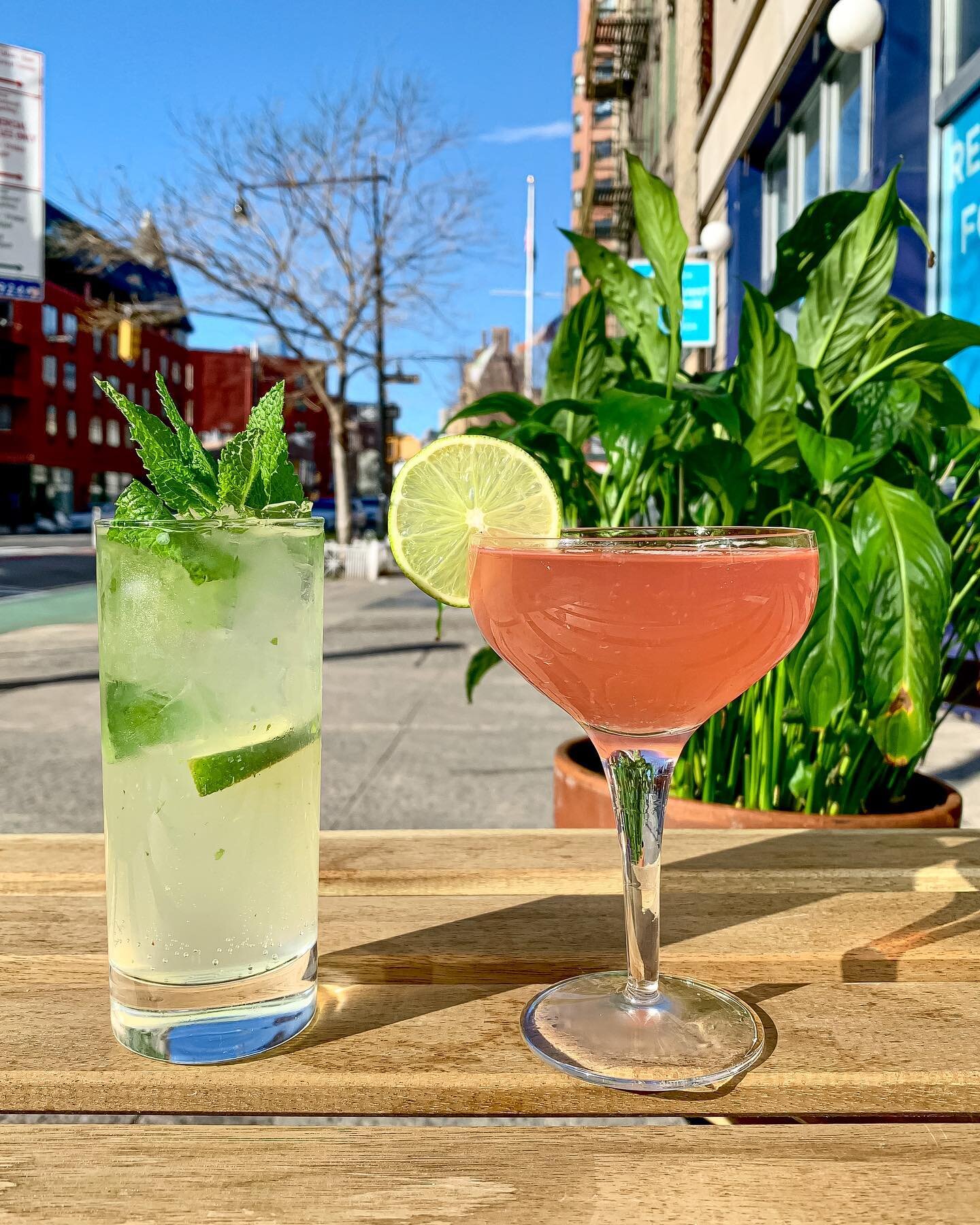 Today&rsquo;s forecast: sunny with a chance of mojitos..
.
.
.
.
#springishere #mojito #cosmopolitan #drinks #letsgetlit #nycdrinks #nycbars