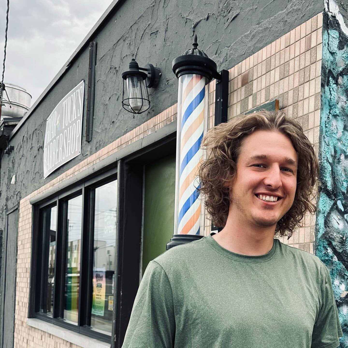 This point break  inspired  surfer hair is a timeless summer haircut! ☀️