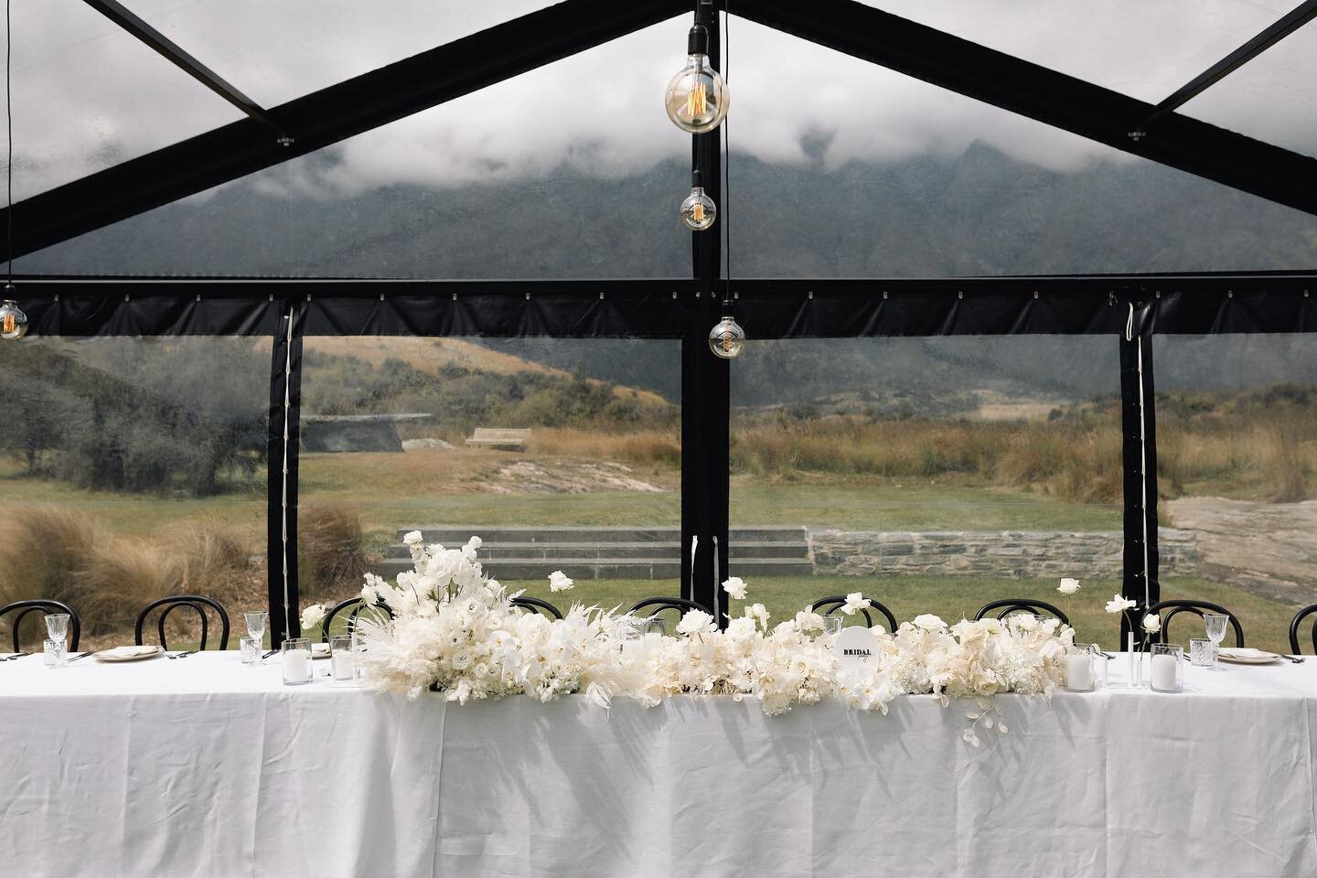 &lt; The head table looking pretty in our ALPS EDITION MARQUEE thanks to the talented team @allbunchedup_ &gt; 

Image // @stephanandnakita
Lighting // @visualeventsqueenstown 
Florals // @allbunchedup_
On day coordination // @onefinedayweddings
