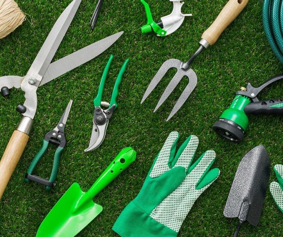 Garden Tool Set 4 PC Heavy Duty Cast-Aluminum Heads Gardening Kit LY 