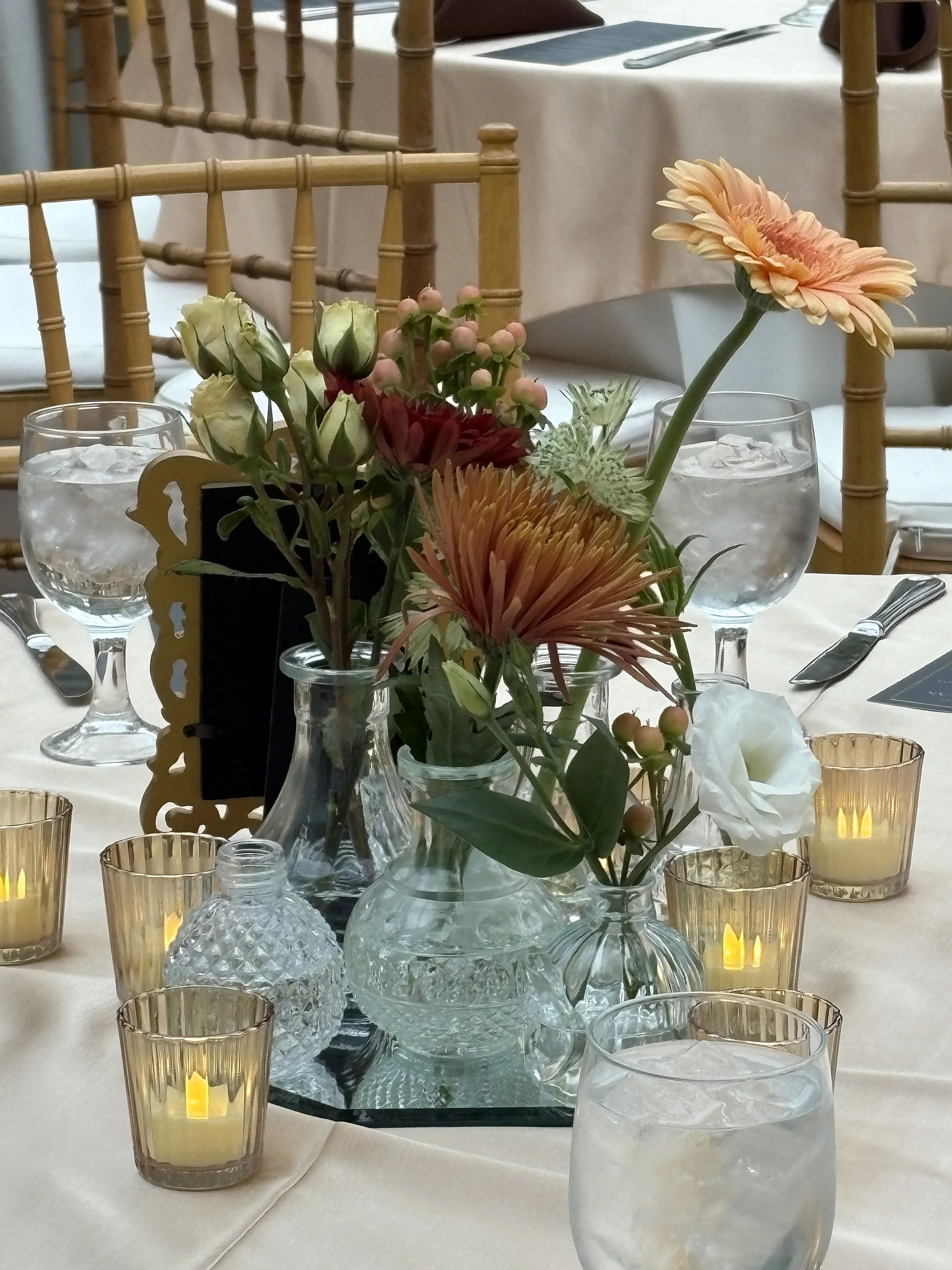 1025 floral centerpiece_7281.jpg