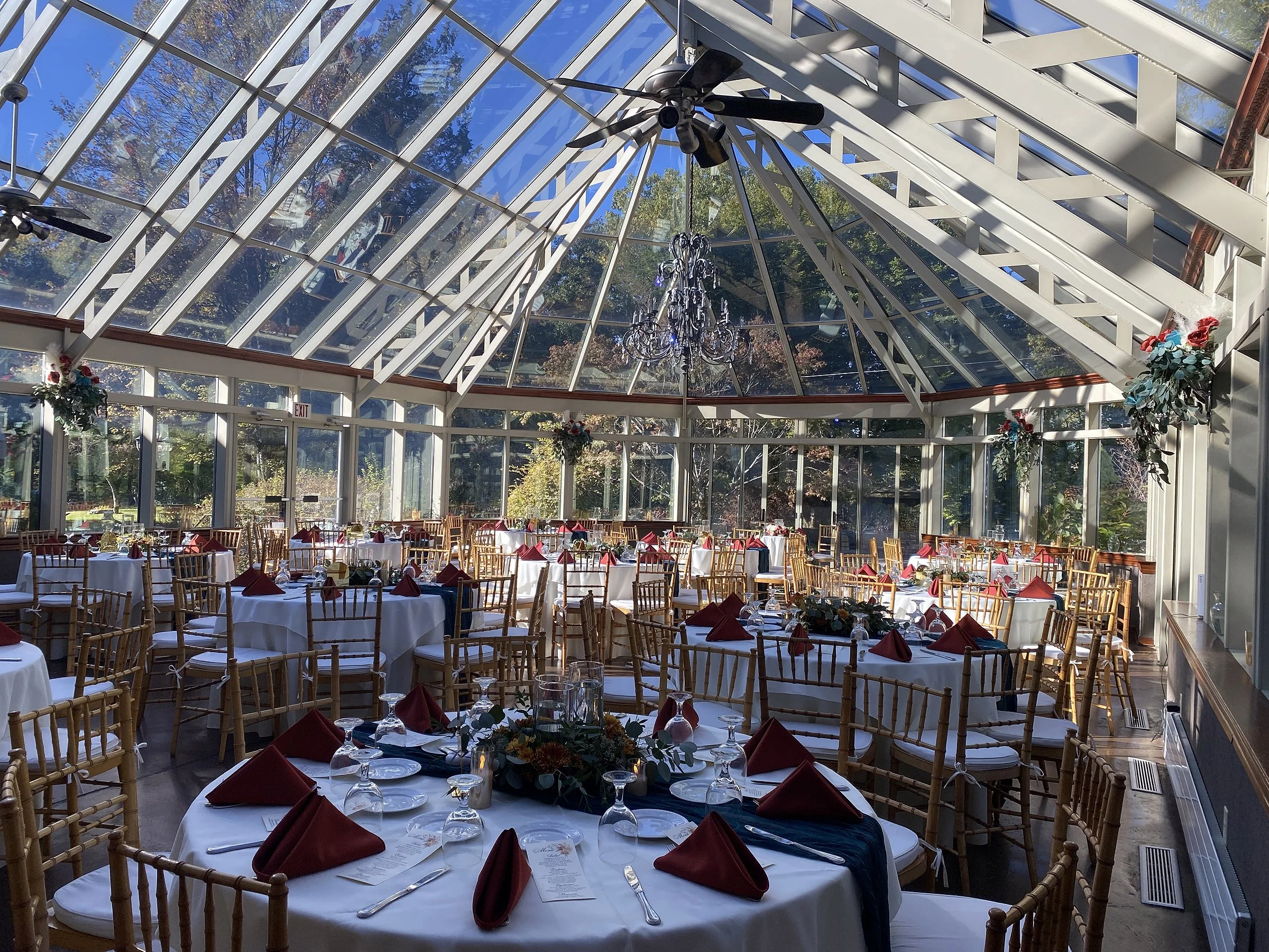 Atrium tables autumn_6814.jpg