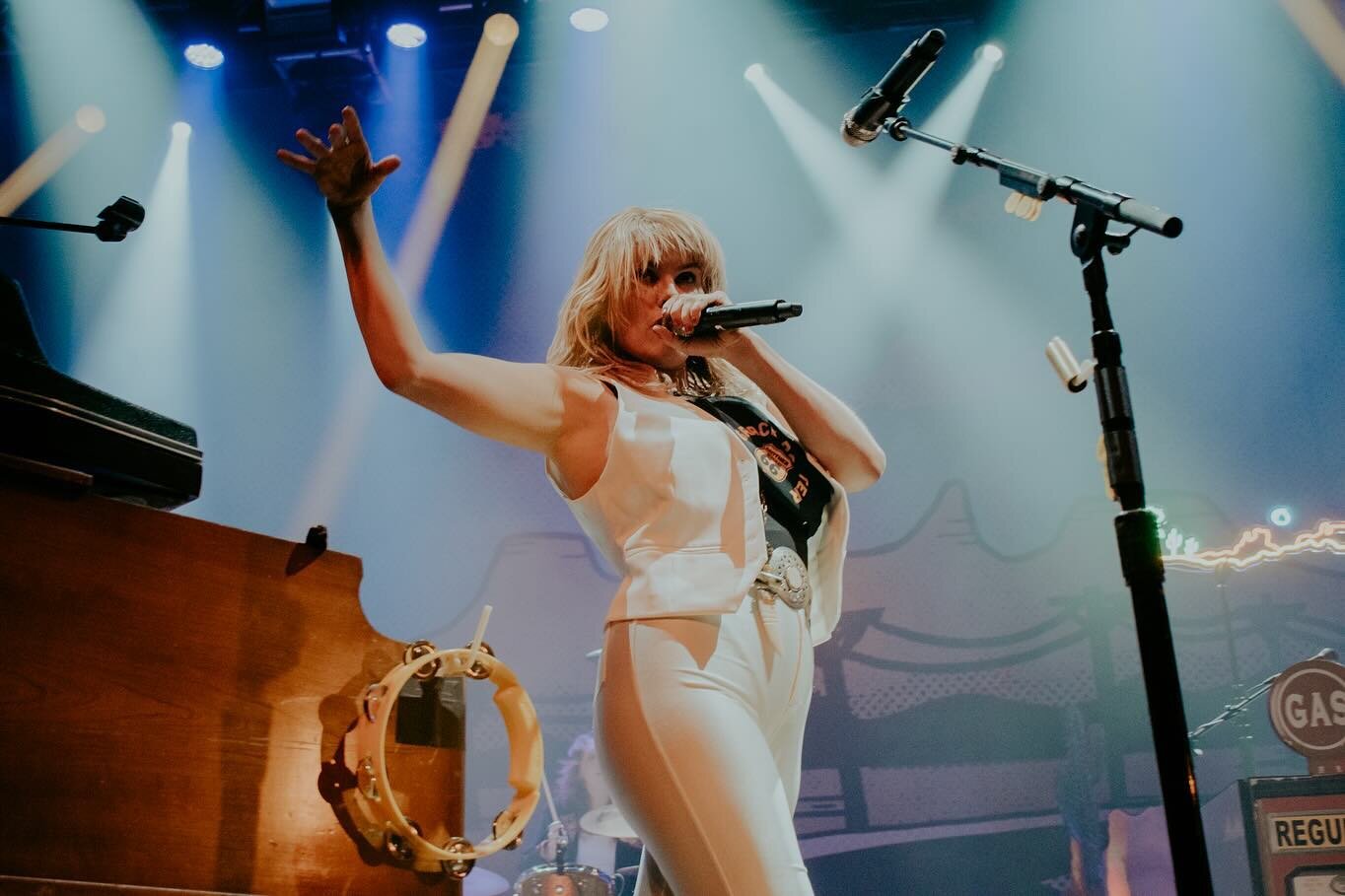 go check out our gallery featuring grace potter ( @graciepotter ) by our own @chelsiemcgrady live now!!
