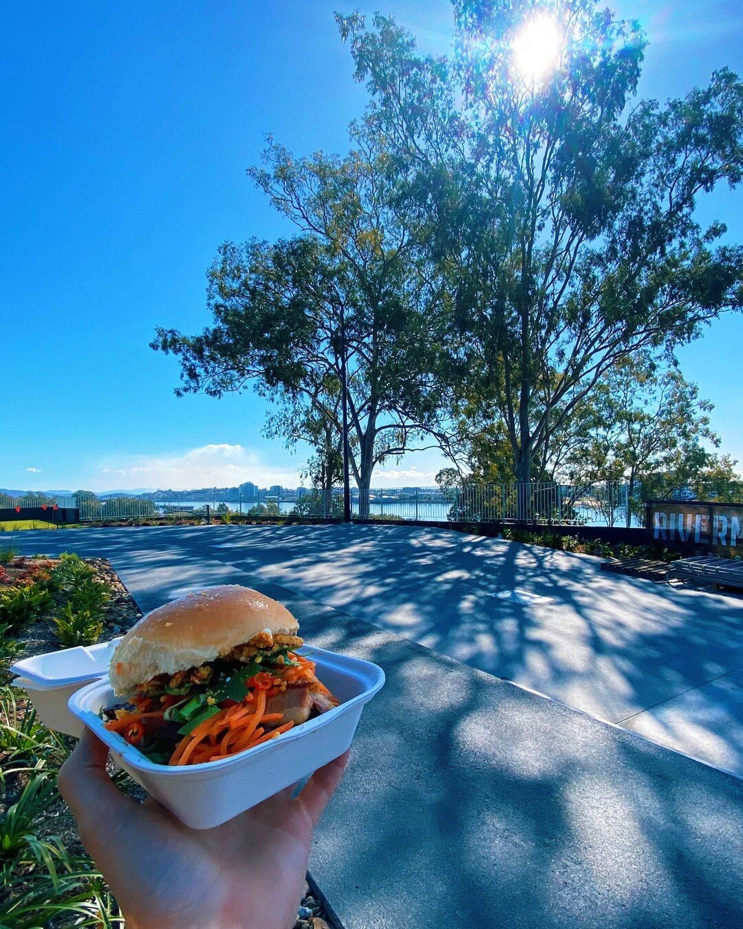 Who's up for burgers with a view? The truck will be serving up the goods from 10 till 2 tomorrow, along with Saturday and Sunday - 82 Colmslie Rd Morningside. Get along for your favourite Brisket and Pulled Pork Rolls or try the current Banh Mi speci