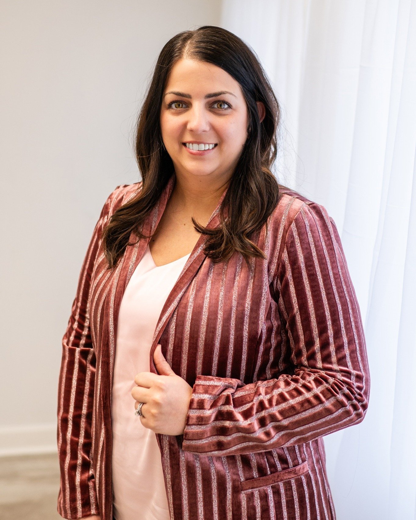 Studio Minis: Headshots

So many wonderful women in front of my lens! Another great headshot session for Chelsea! 💕

#headshots #headshotphotography #studioheadshots #studio #studiophotography #photographystudio #businesswomen #womeninbusiness #west