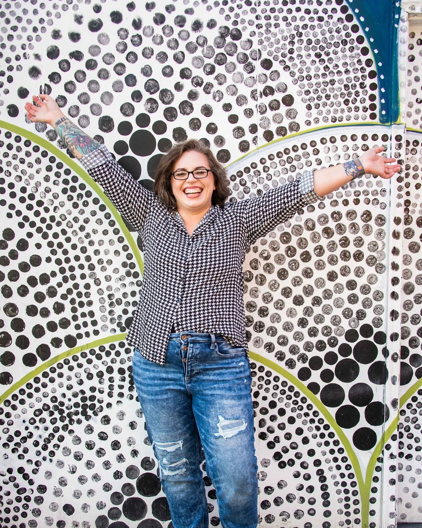 My client sold out her offer in just 2 weeks! 👀

When Meredith reached out to work with me, she had a goal of launching a higher ticket offer than she ever had before!

She knew her offer was valuable, but her photos didn&rsquo;t reflect the high qu