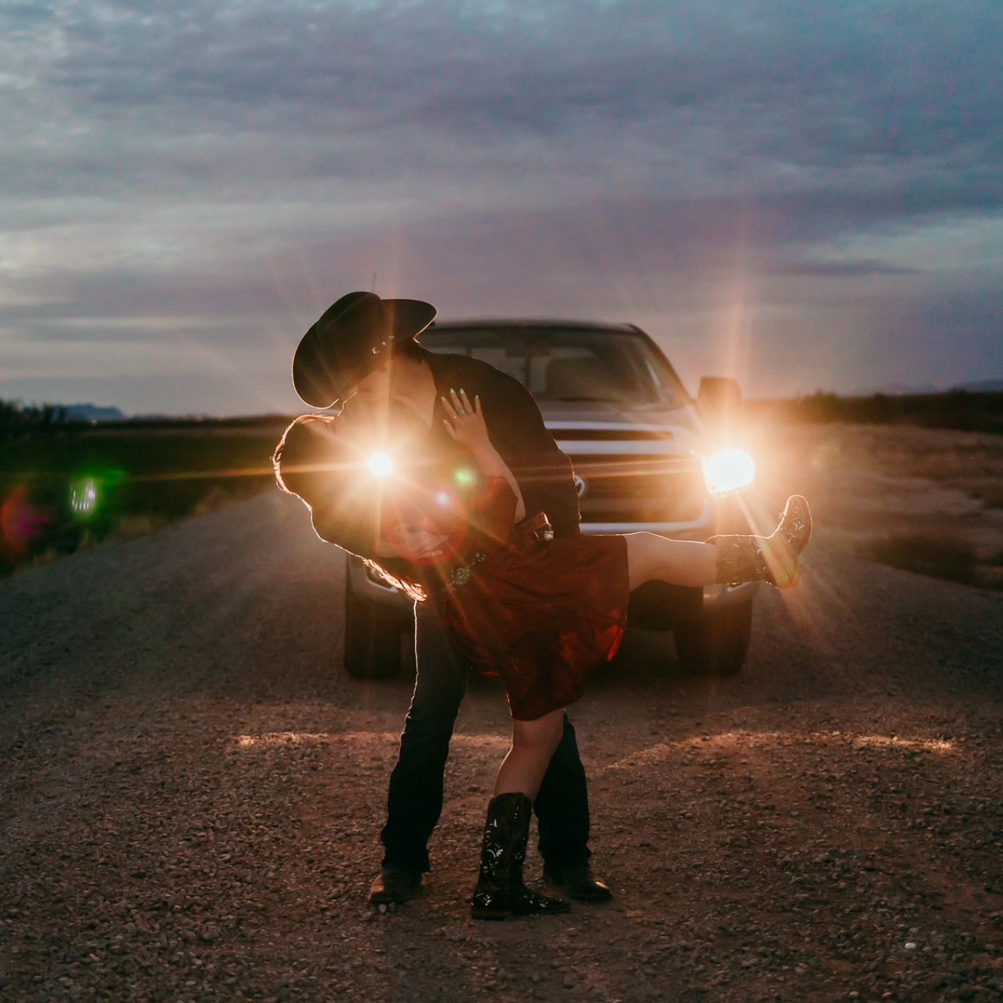 Those summer nights 🫶🙌✨️ 

If you want to capture the REALNESS of your love, I'm your photographer 🤘✨️👏 

#couplesession #couplesgoals #datenightfun #datenightgoals #datenightsessions #newmexicoweddingphotographer #newmexicophotographer #engageme