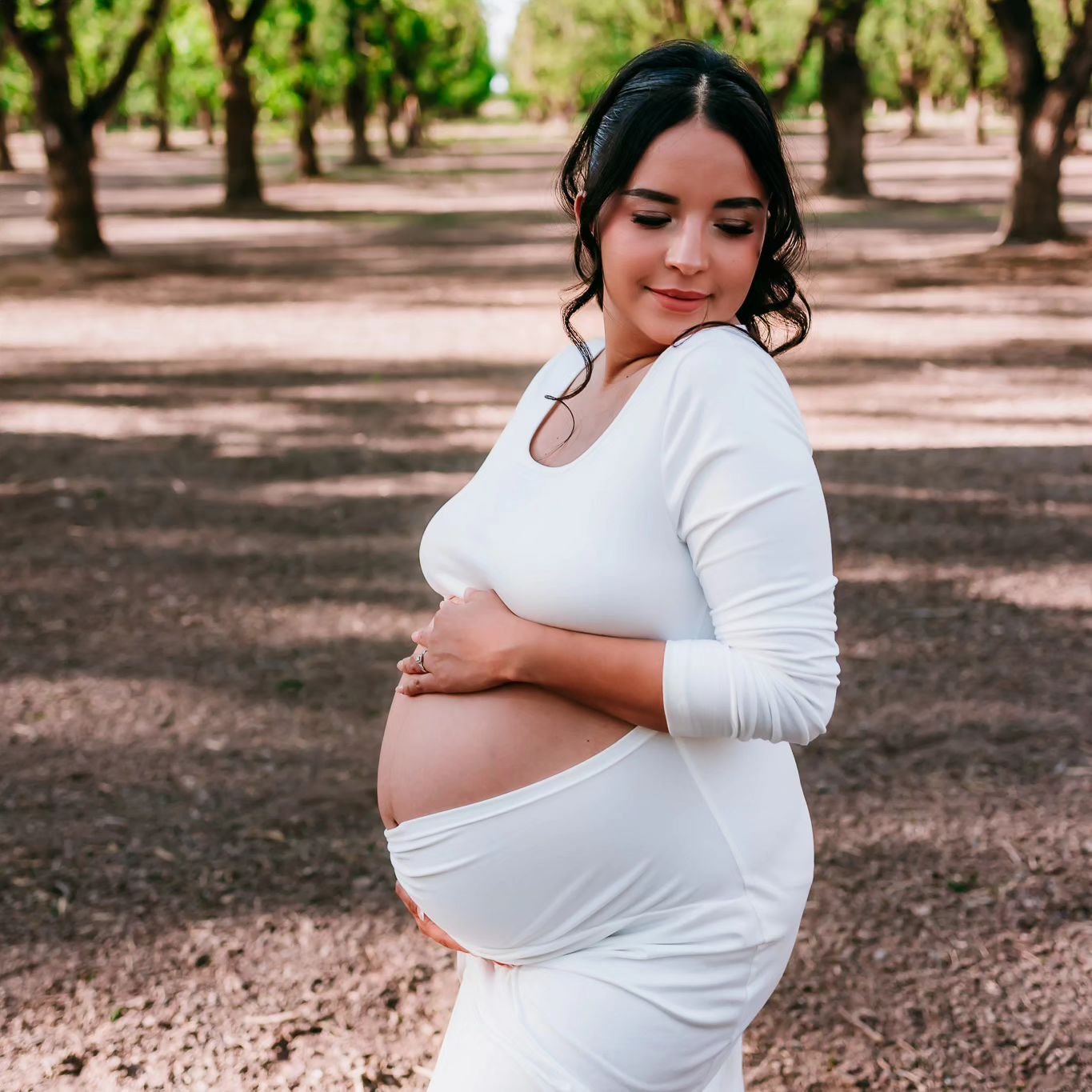 Are you an expecting mama or do you know one? Have you thought about Maternity photos yet?? Well you should! ✨

When should you book your maternity session?

I always recommend scheduling your maternity session for when you are around 30-34 weeks. I 