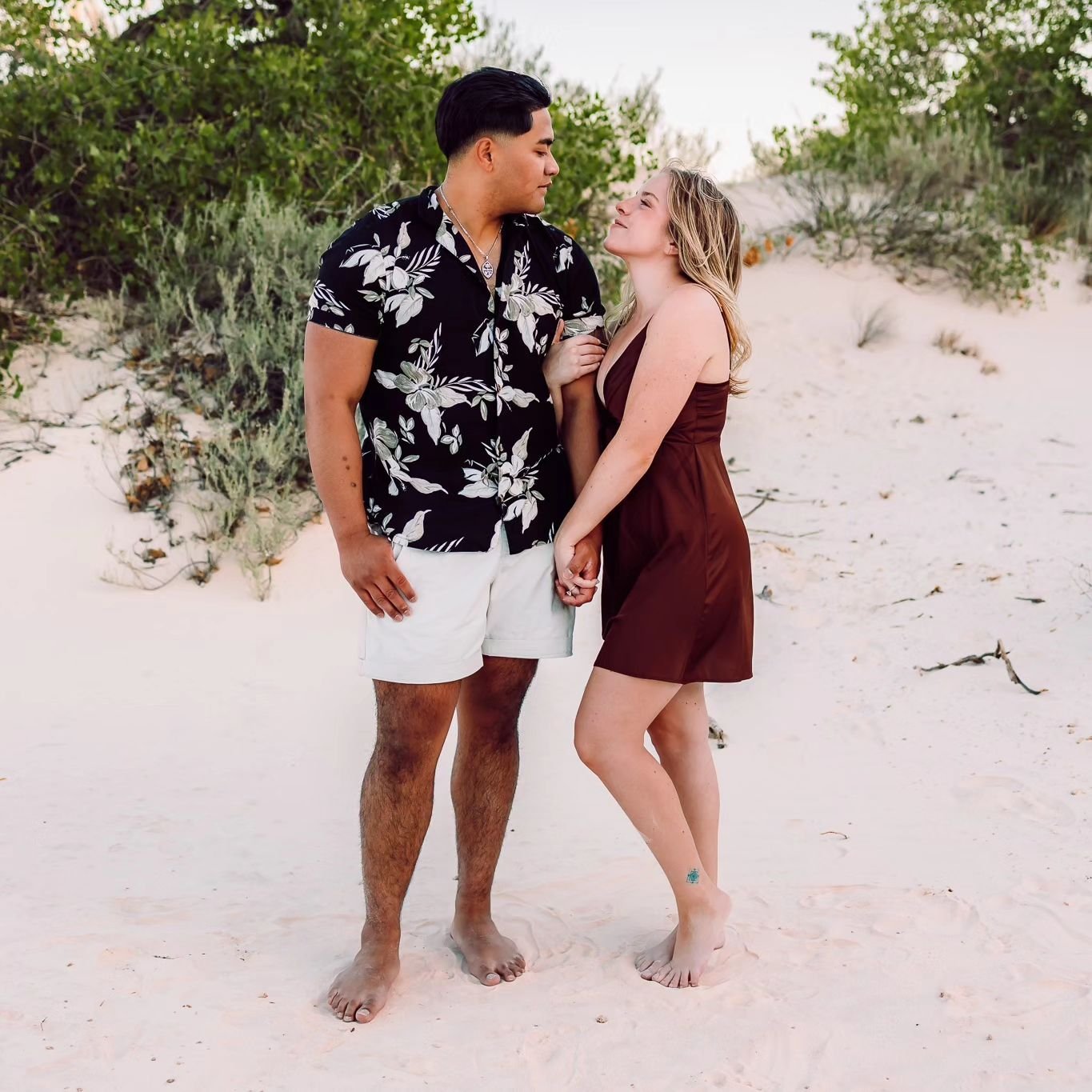 ✨Elopement bliss at White Sands✨
This beautiful couple was a blast to work with. 
She's from Utah &amp; he's from Guam. They fell in love with white sands after visiting &amp; had to have their elopement photos done there 🥰 I am just so honored they