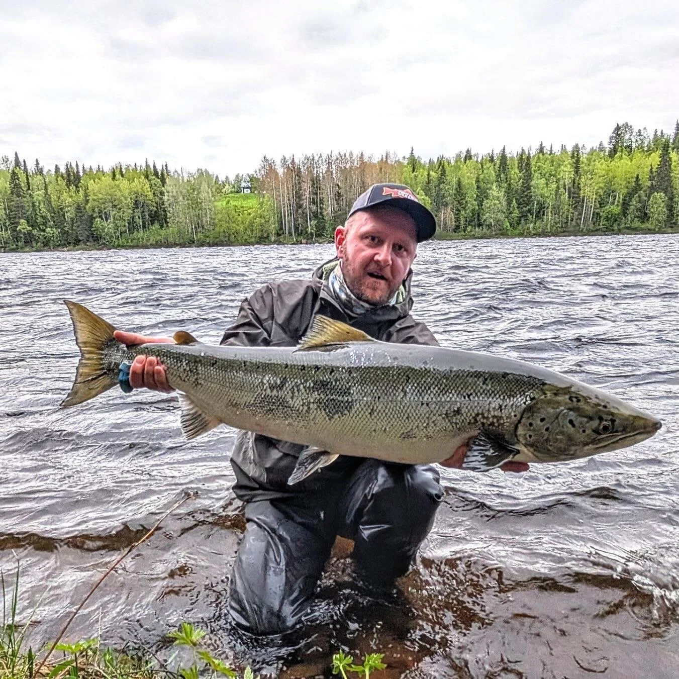 Almost first cast

Peter had some good days in the beginning of the season this year. 

The previous week had been amazing so high hopes for Peter and his friends. 

Within the first hour he managed to land a really good fish and it looked like their