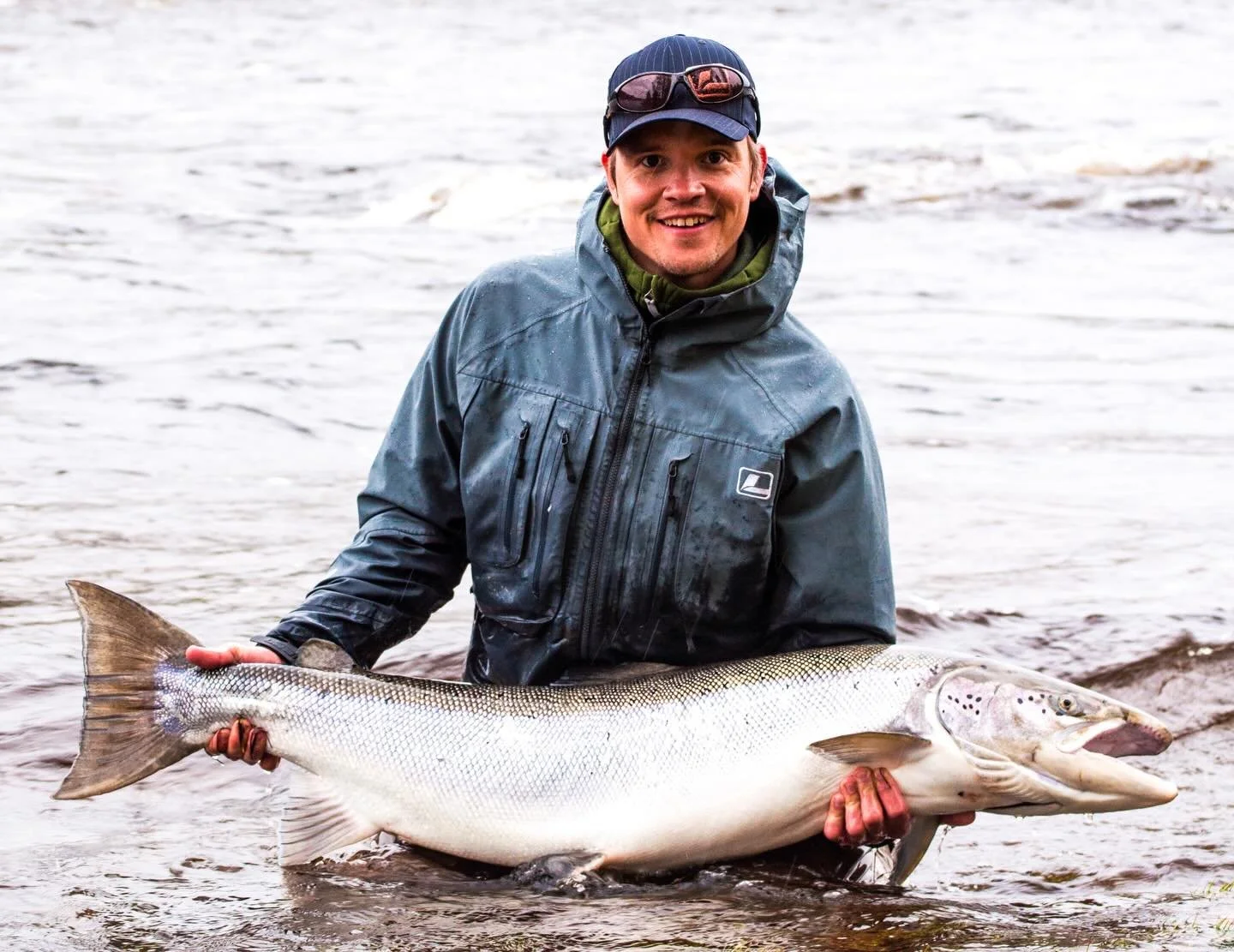 Big fish 👇🏻

Big river - big fish! 

Each year we land fish in dream sizes. 

And that is why many want to come fish at Kengis Bruk. 

But the average size is also something special. Each year we are around 85-90cm overall for the season. 

That is