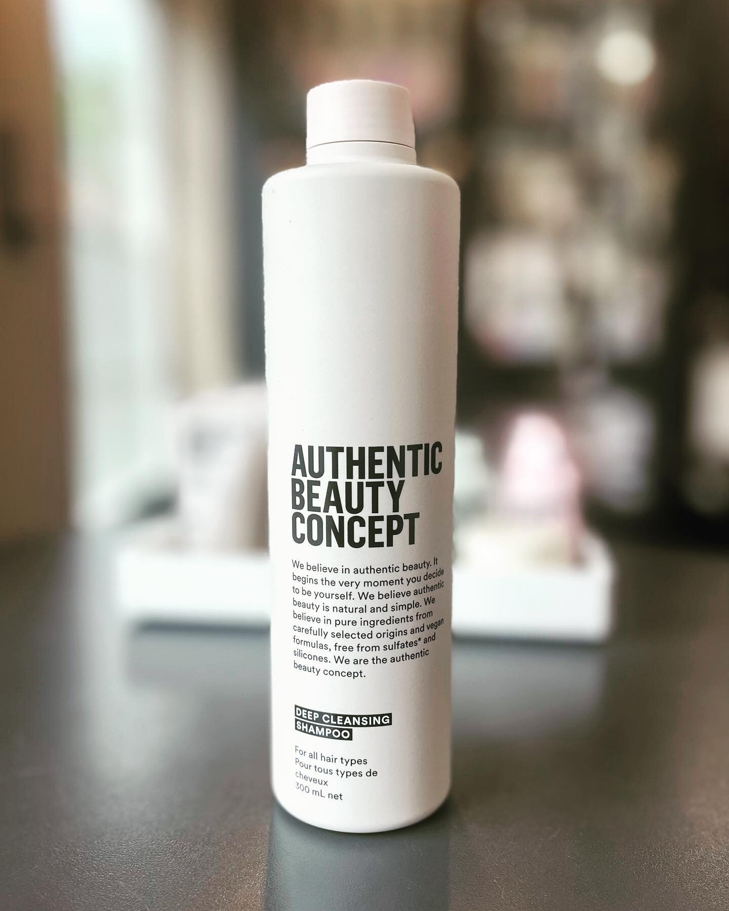 Deep Cleansing Shampoo 
- Helps absorb grease and impurities from the hair and scalp 
- Free from Sulfate surfactants, parabens and silicones 
- The formula mixes well with water to remove dirt, oils, and pollutants so they can be rinsed away