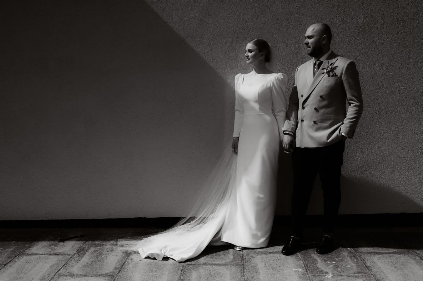 When it comes to the extra details, we can help you as much or as little as you like! Take a look at our galleries and recommendations to get some initial ideas.

This striking image is from one of our favourite photographers @jesssoper - such a beau