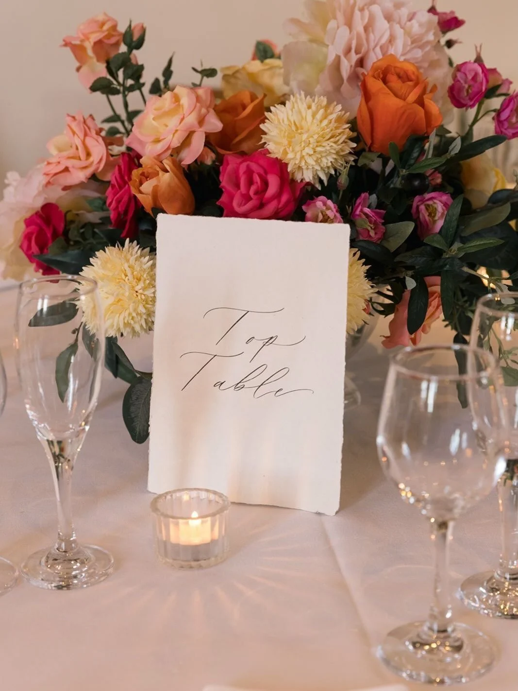 On point styling from the fabulous @fauxevermore at our recent Open Evening. Can you even tell these blooms aren&rsquo;t real?! A wonderfully zero waste option for your day, without scrimping on style. Win win we say!

📸 @francescakinermanphotograph