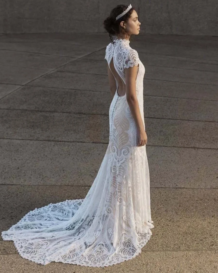 SUPPLIER SPOTLIGHT

If you are getting ready to say yes to the dress, be sure to give @lovesustainedbridalstudio a follow and book that appt in! They offer a beautiful collection of carefully curated designer, once worn and sample wedding dresses, gi
