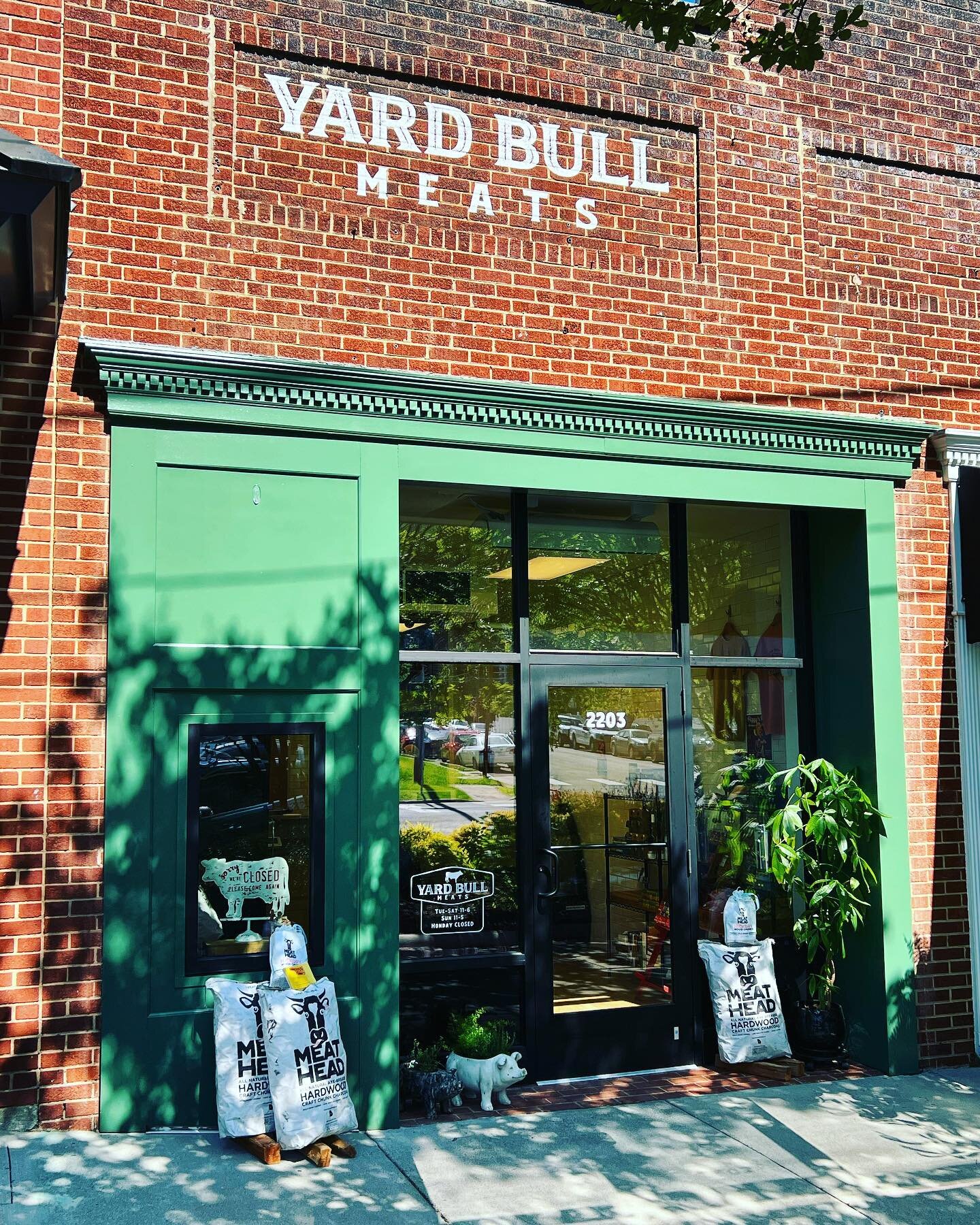 Here til 5 today, come say 👋 and get your Sunday supper supplies or your needs for the week!
.
#ybm #yardbullmeats #eatrke #sundaysupper #butcher #butchershop #supportsmallbusiness #supportyourlocalbutcher