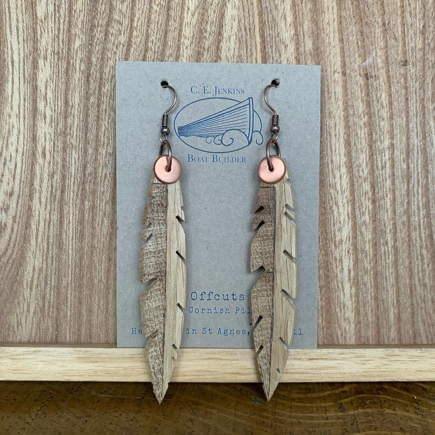 Feathers? Leaves? Seaweed? 

#longdangleearrings #boatbuilding #womeninboatbuilding #familybusiness #cornishpilotgig #newbuild #gigrowing #stagnescornwall #perranporth #clinkerbuilt #traditionalwoodworking #traditionalwoodenboat #woodenjewellery #ear