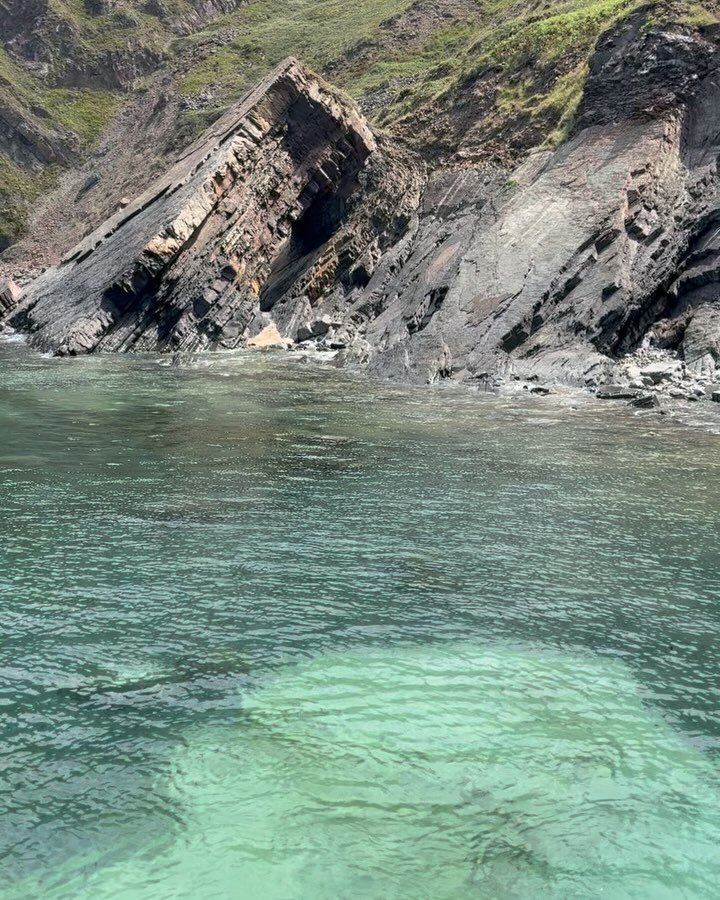 Hartland Quay 

The place where rock formations are mind blowing and water feels denser. 

There is something pure and elemental about this corner of the world. 

Active creative force of stillness and flow. Landscape that offers a sense of experienc