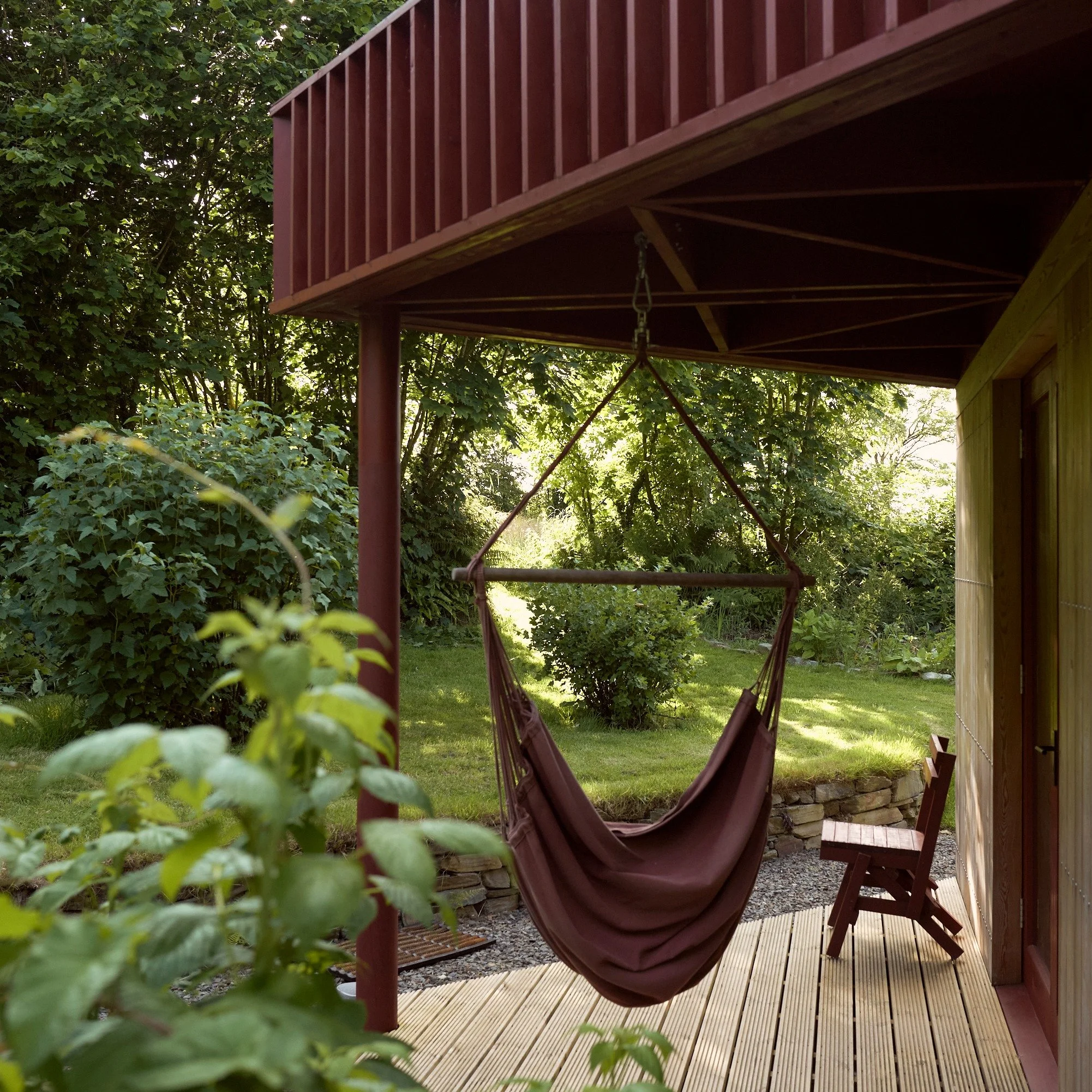 Escape the heatwave? The dream spot to enjoy this endless summer 🥰

An architectural cabin close to the wild North Devon coastline. 

We have late availability for the following dates: 

Next week: 
Monday 10/8 to Thurs 13/8 
Mon 17/8 to Fri 21/8 

