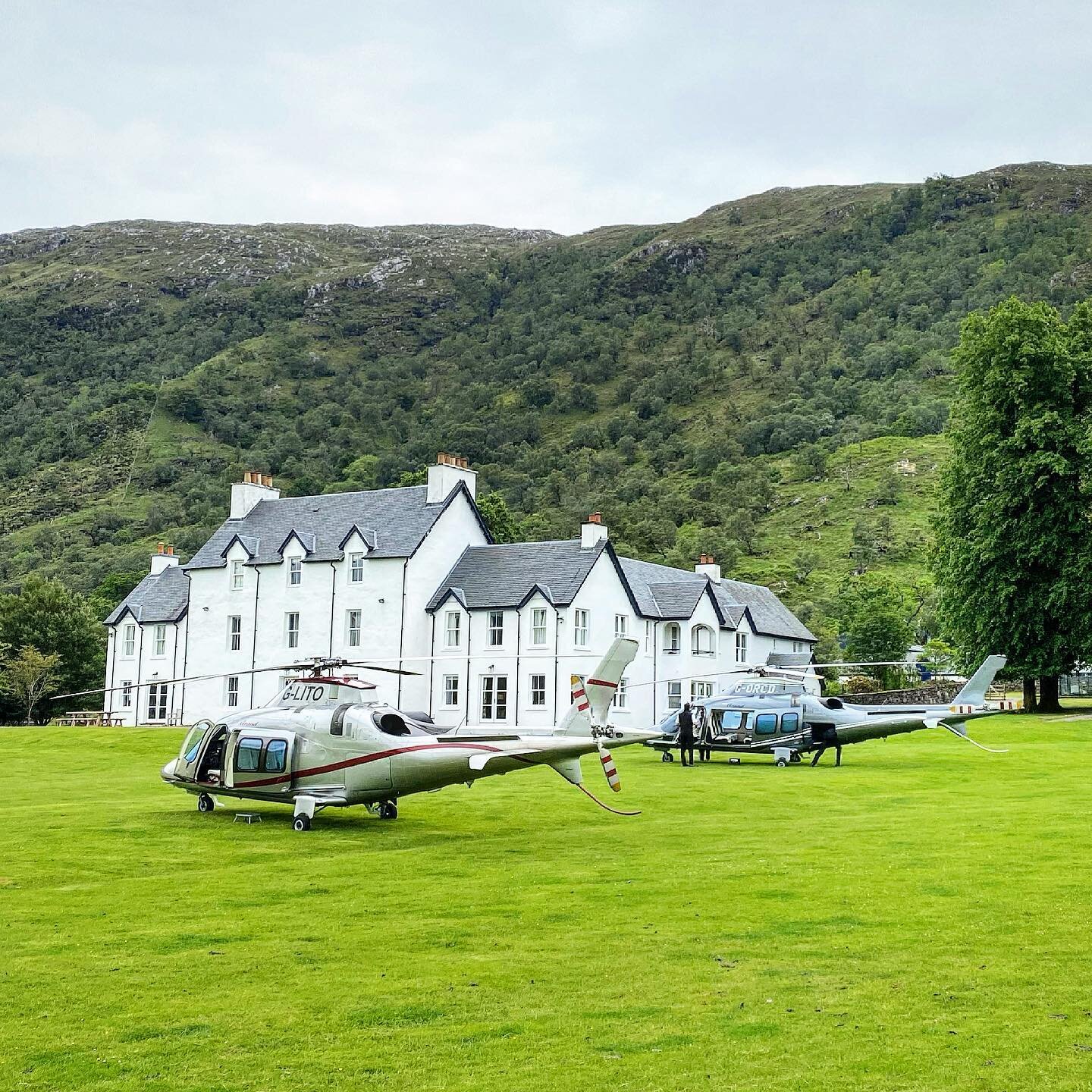 Not a bad way to travel to and from the west coast. 

#helicopter #heli #privateaviation #westcoast #scotland #argyllandbute #reiver #reivertravel #legendaryjourneys