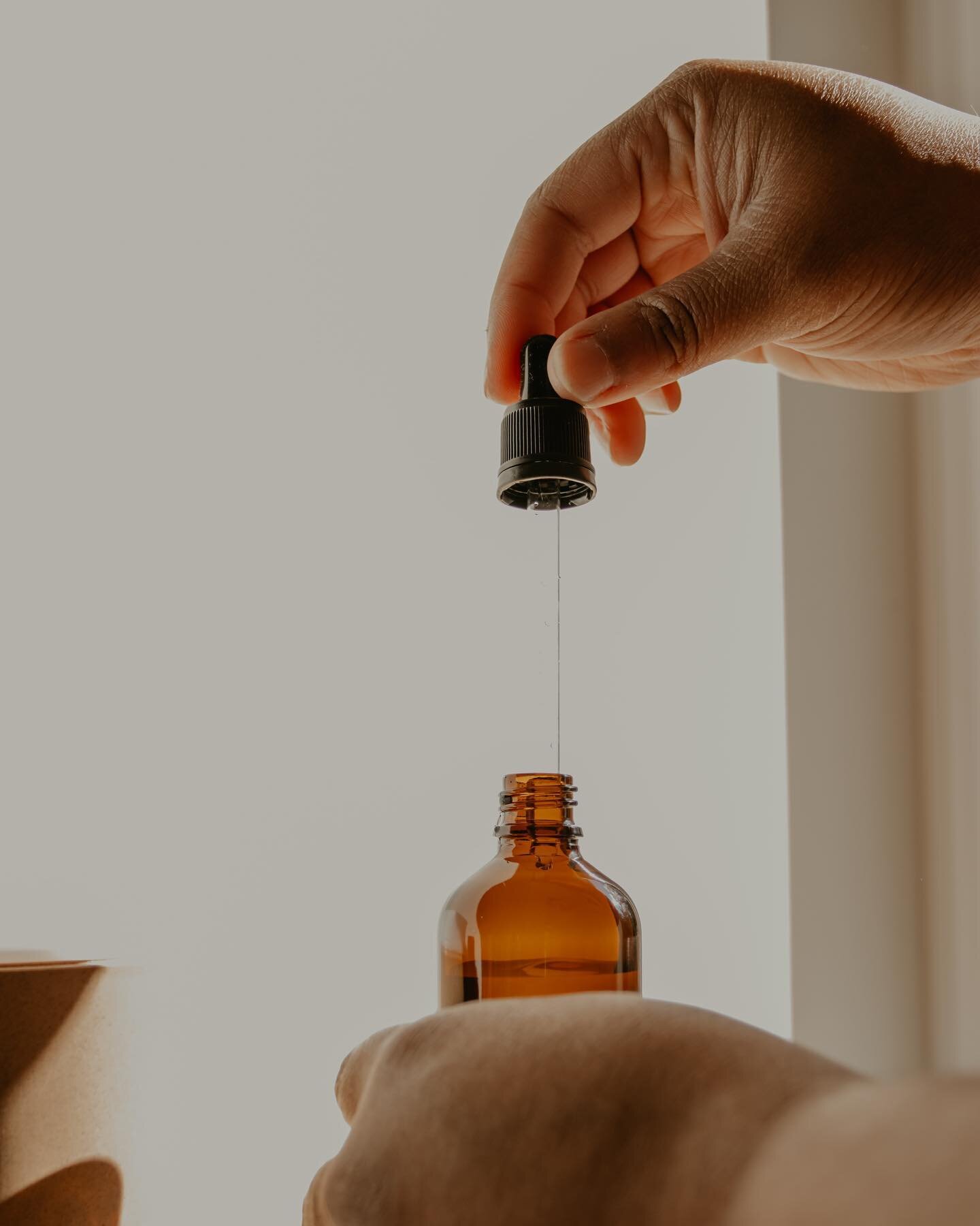 Why do we love tinctures? Because they make incorporating herbs into our daily lives EASY. ⁣
⁣
Tinctures are concentrated herbal extracts primarily extracted with water and alcohol, or occasionally glycerin. Alcohol is a great extractor of medicinal 