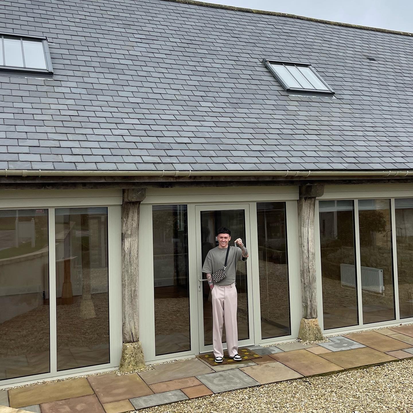 📍𝐄𝐋𝐊𝐒𝐓𝐎𝐍𝐄 𝐒𝐓𝐔𝐃𝐈𝐎𝐒

I never thought this would be a reality and after the hardest, most stressful few months I can finally announce that we&rsquo;re moving and what a move this is. 

My dream, a converted barn in the heart of the cotsw