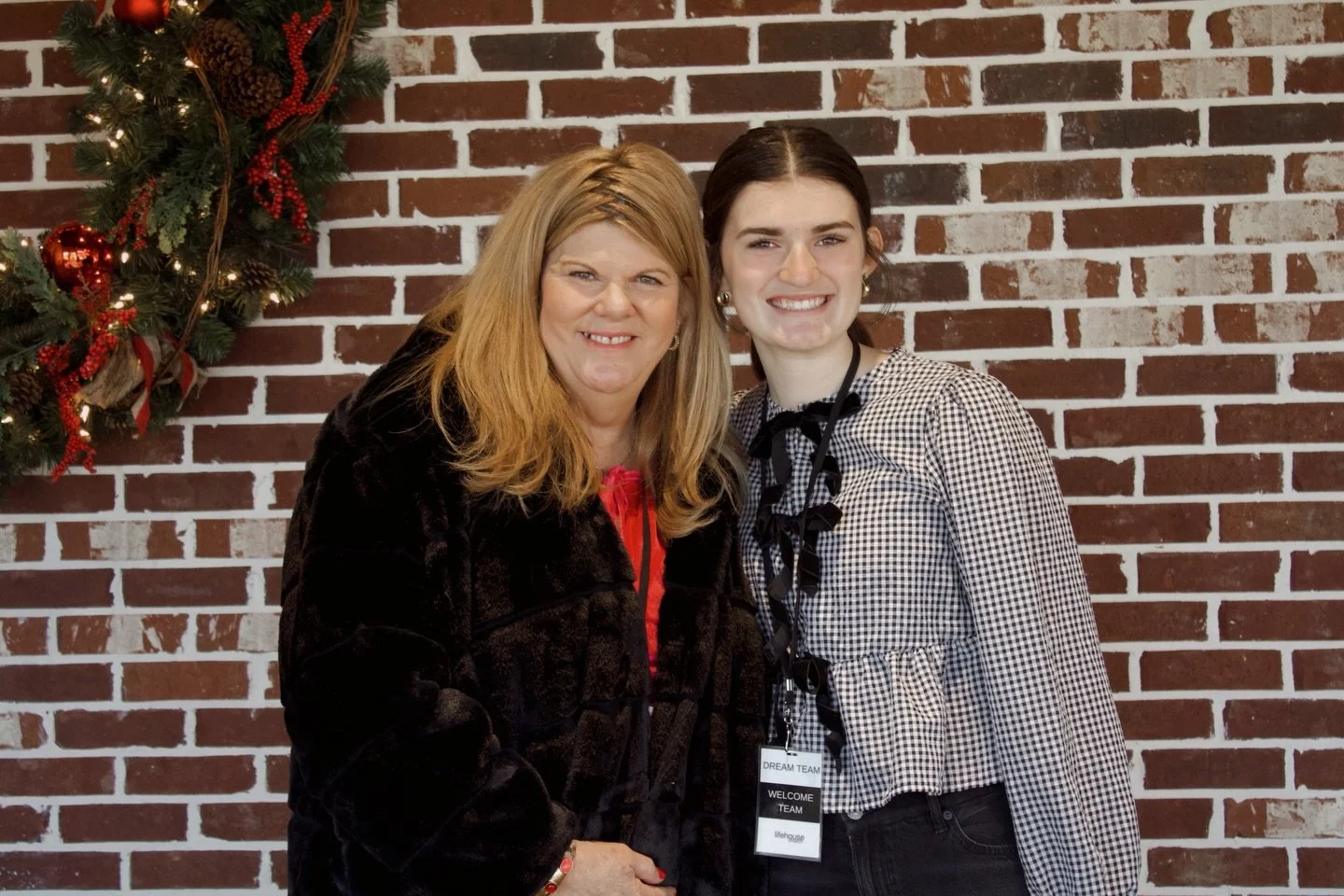 Sunday is just a day away!!! Join us tomorrow at 10A.M. for our Christmas candlelight service and free family portraits!❤️

#Jesus #Christian #Christmas #Church #God #Advent #Sermon #Lifehousechurch #Springhilltn #Explore