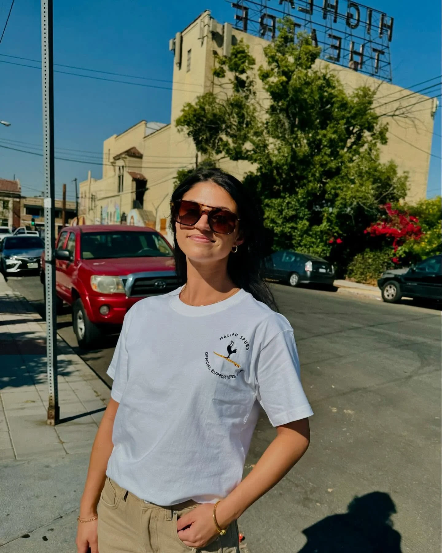Repping the new merch 🩵 with the @laspurs at @thegreyhoundbarandgrill - grab a shirt at link in bio #tottenhamhotspur #coys #tottenhamfc