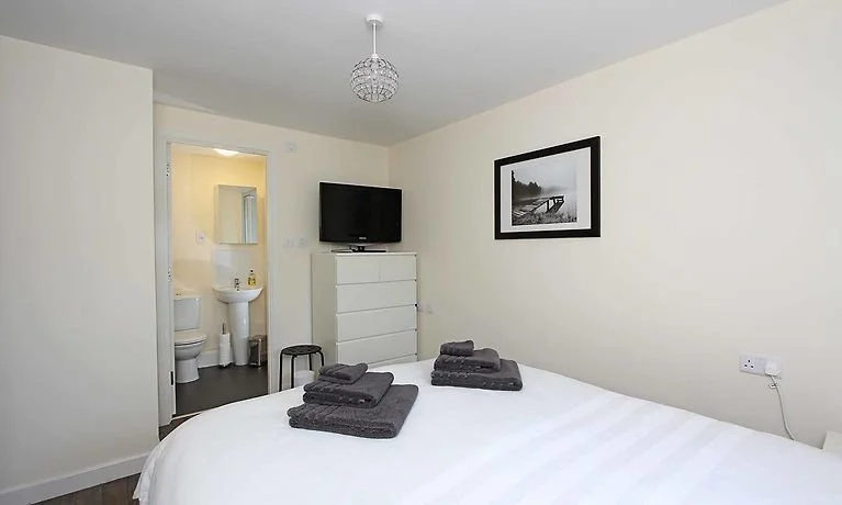 Master Bedroom .jpg