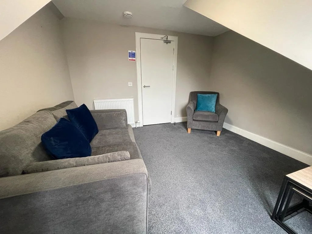 Lounge 2.jpg