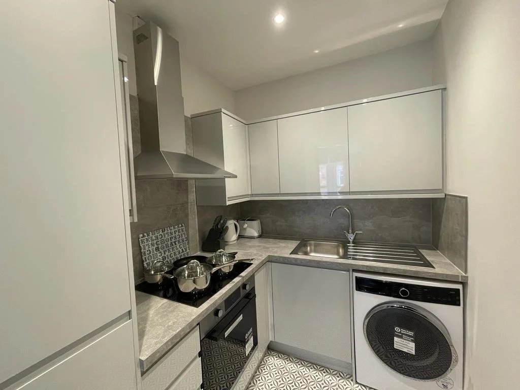 Kitchen 1.jpg