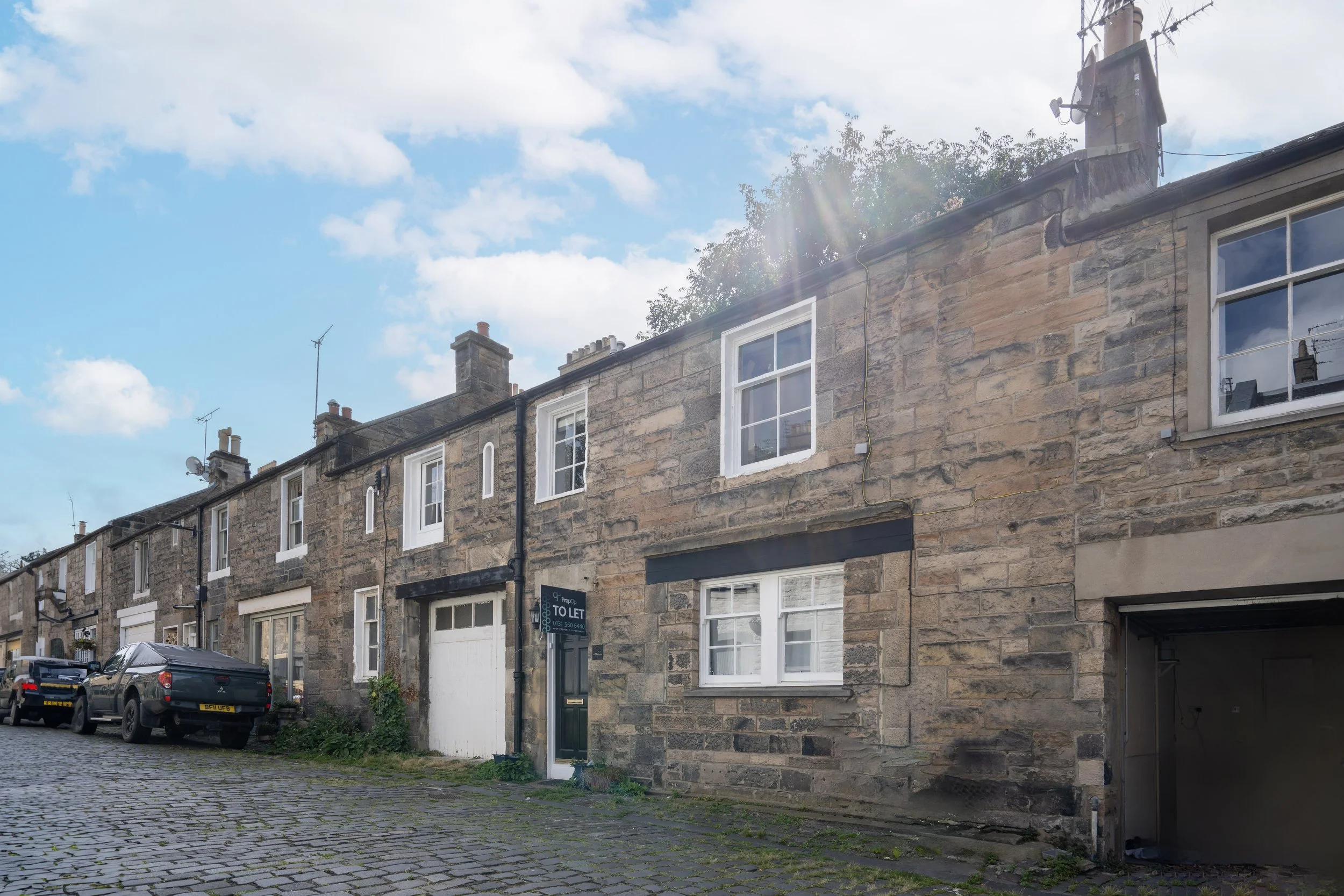 24 Dean Park Mews, Edinburgh, EH4 1ED (17).jpg