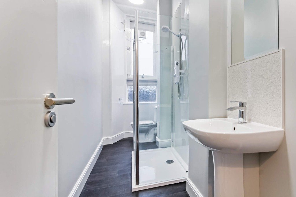 18 Yorkhill Street Pic Bathroom.jpg