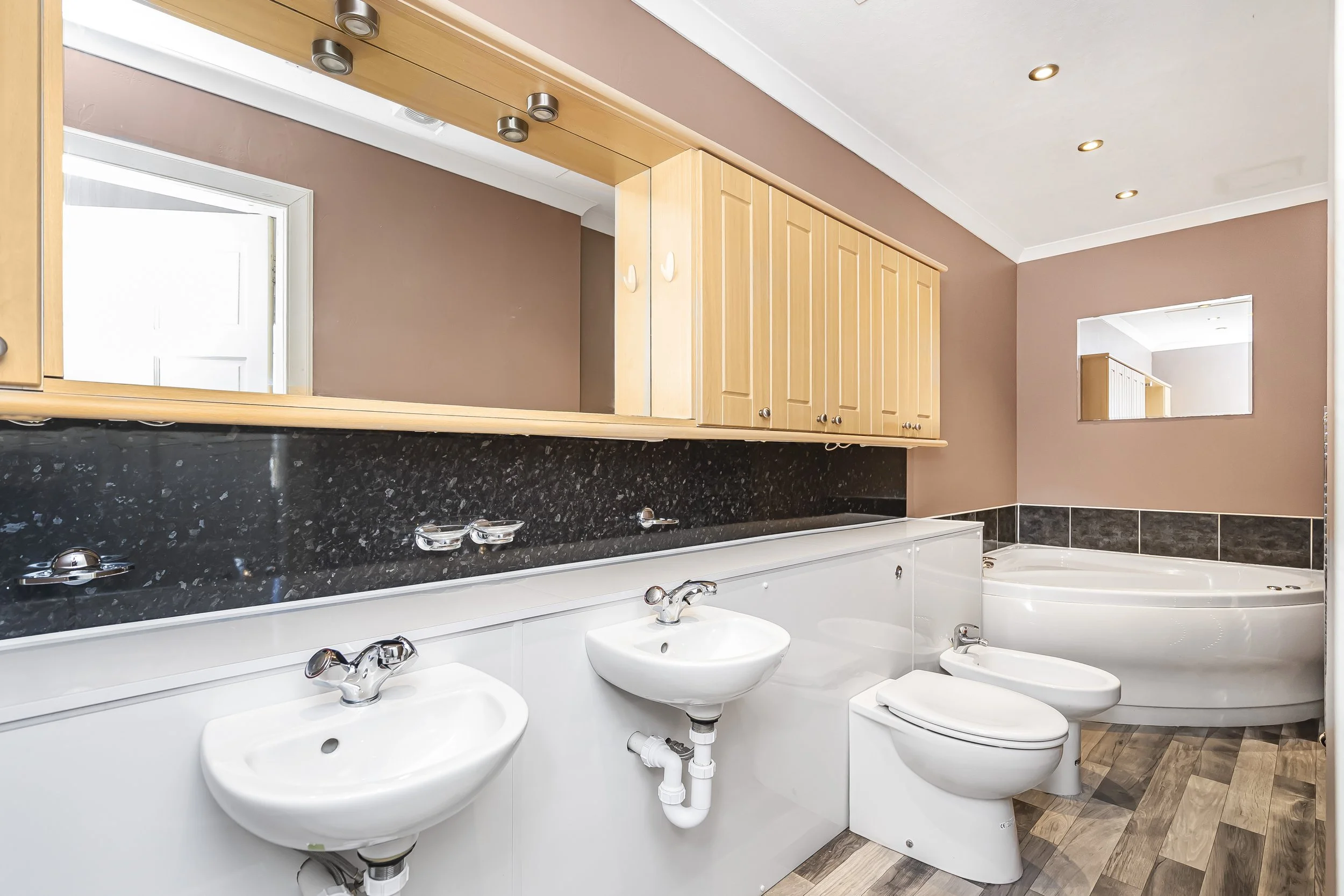 21 (2f1) Leopold Place, Edinburgh, EH7 5LB (17).JPG