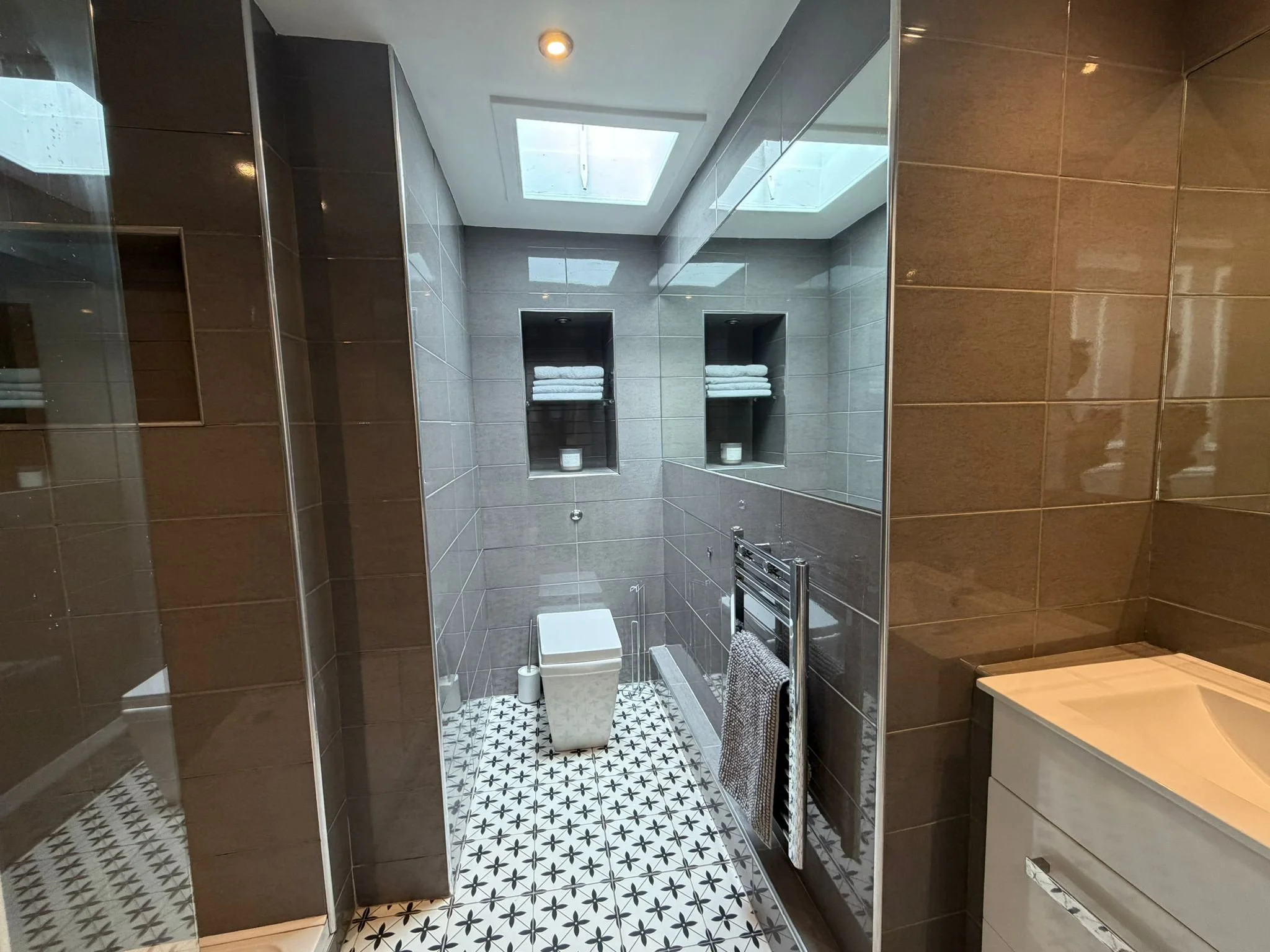 Shower Room 2.jpeg