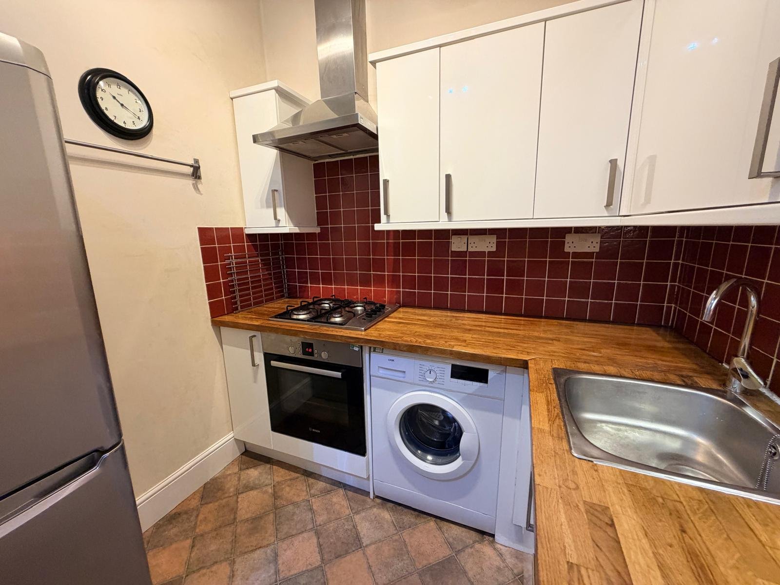 Kitchen 2.jpeg