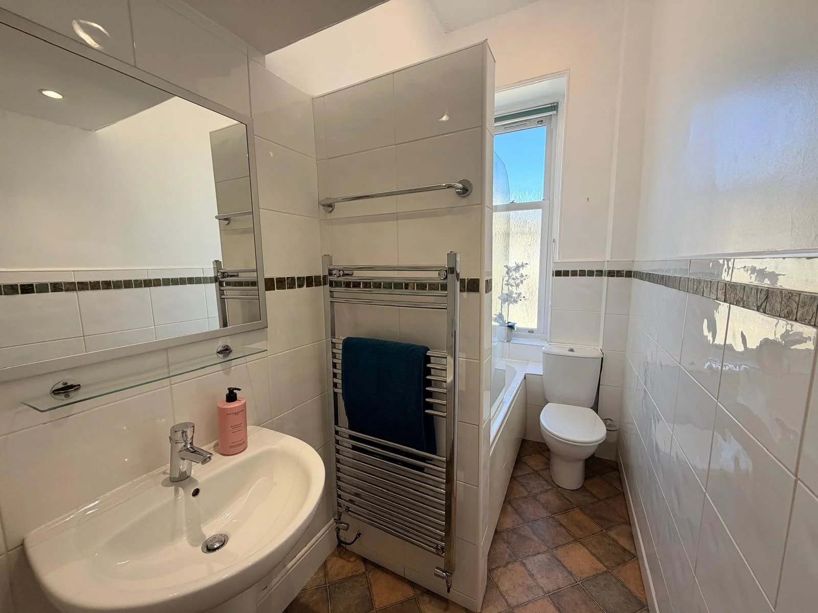 Bathroom 1.jpeg