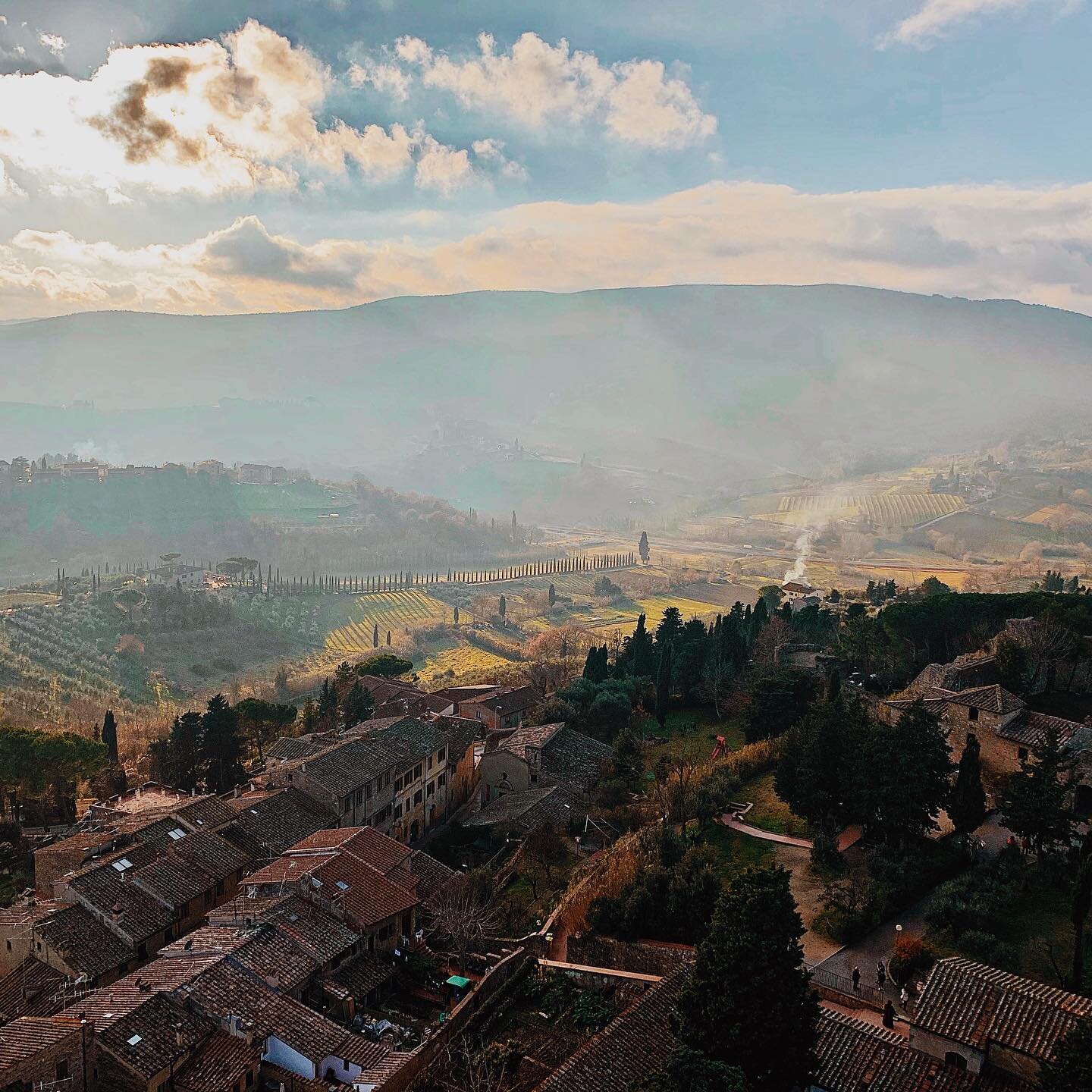 ▫️◽️➡️🌄🌲🏡🌲🌲 🏰🌲➡️◽️▫️⠀⠀⠀⠀⠀⠀⠀⠀⠀⠀⠀⠀ ⠀⠀⠀⠀⠀⠀ Tuscan Panorama #latergram⠀⠀⠀⠀⠀⠀⠀⠀⠀⠀⠀⠀ ⠀⠀⠀⠀⠀⠀⠀⠀⠀⠀⠀⠀ ⠀⠀⠀⠀⠀⠀⠀⠀⠀⠀⠀⠀ ⠀⠀⠀⠀⠀⠀⠀⠀⠀⠀⠀⠀ ⠀⠀⠀⠀⠀⠀⠀⠀⠀⠀⠀⠀
#archimasters #archilovers #shotonmoment #discovertuscany #visitflorence #getoutandgather #neverstopexploring #r