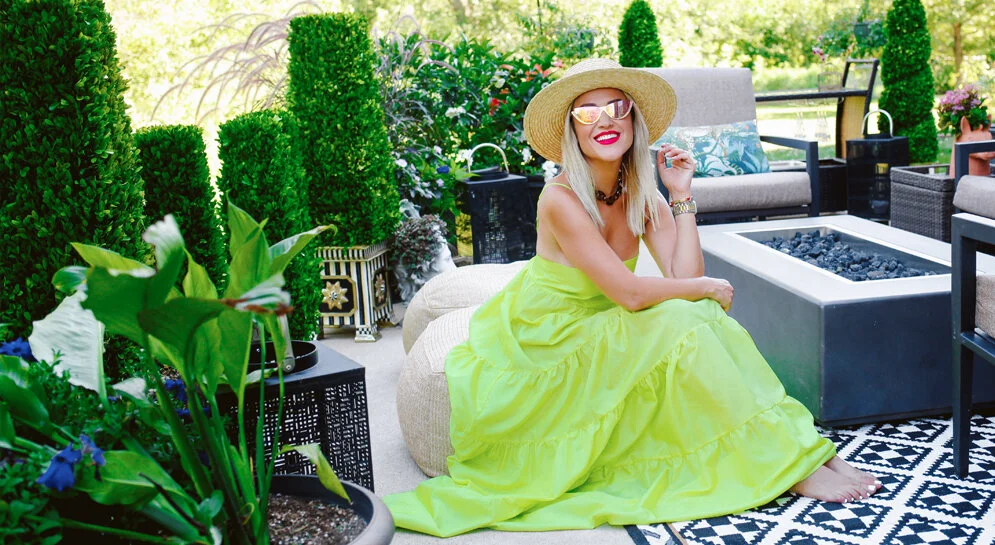 PATIO HOSTING & THE PERFECT OUTDOOR MENU