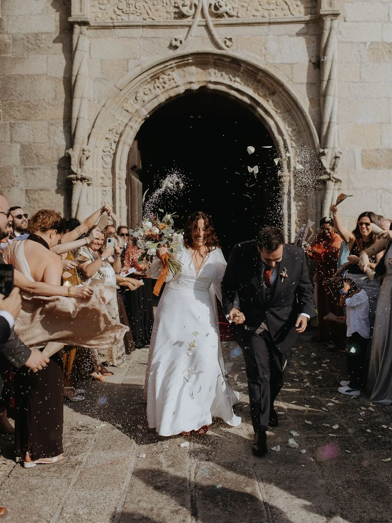 Autumm looks nice on wedding days. 
In a messy order of the photos, to bring back the emotions, the energy and the colors. What a perfect way to end the season.

Cherrishing all the moments of 2025 that gave me the best memories and joy 🤍